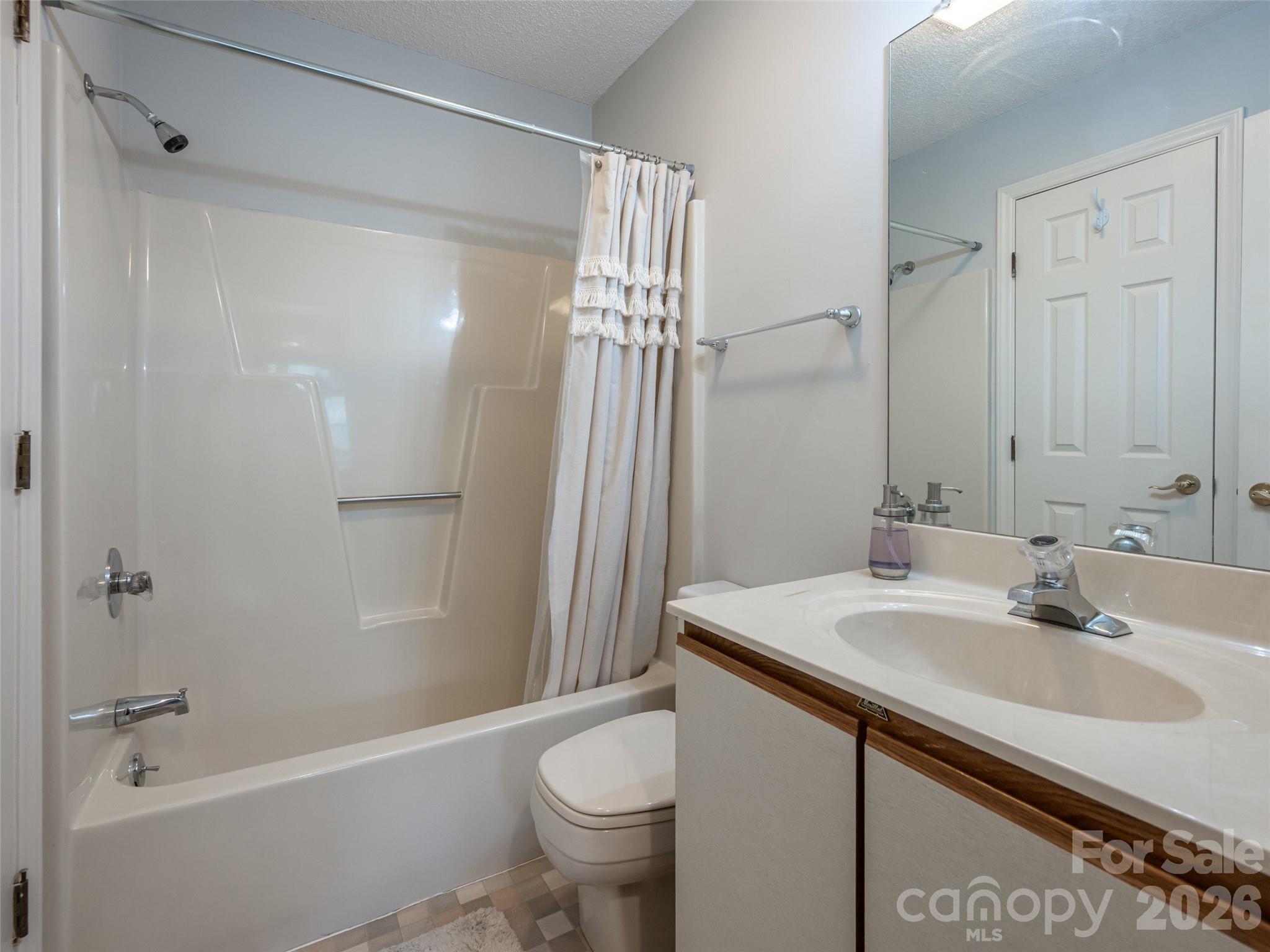 1406 Abbey Circle — Asheville