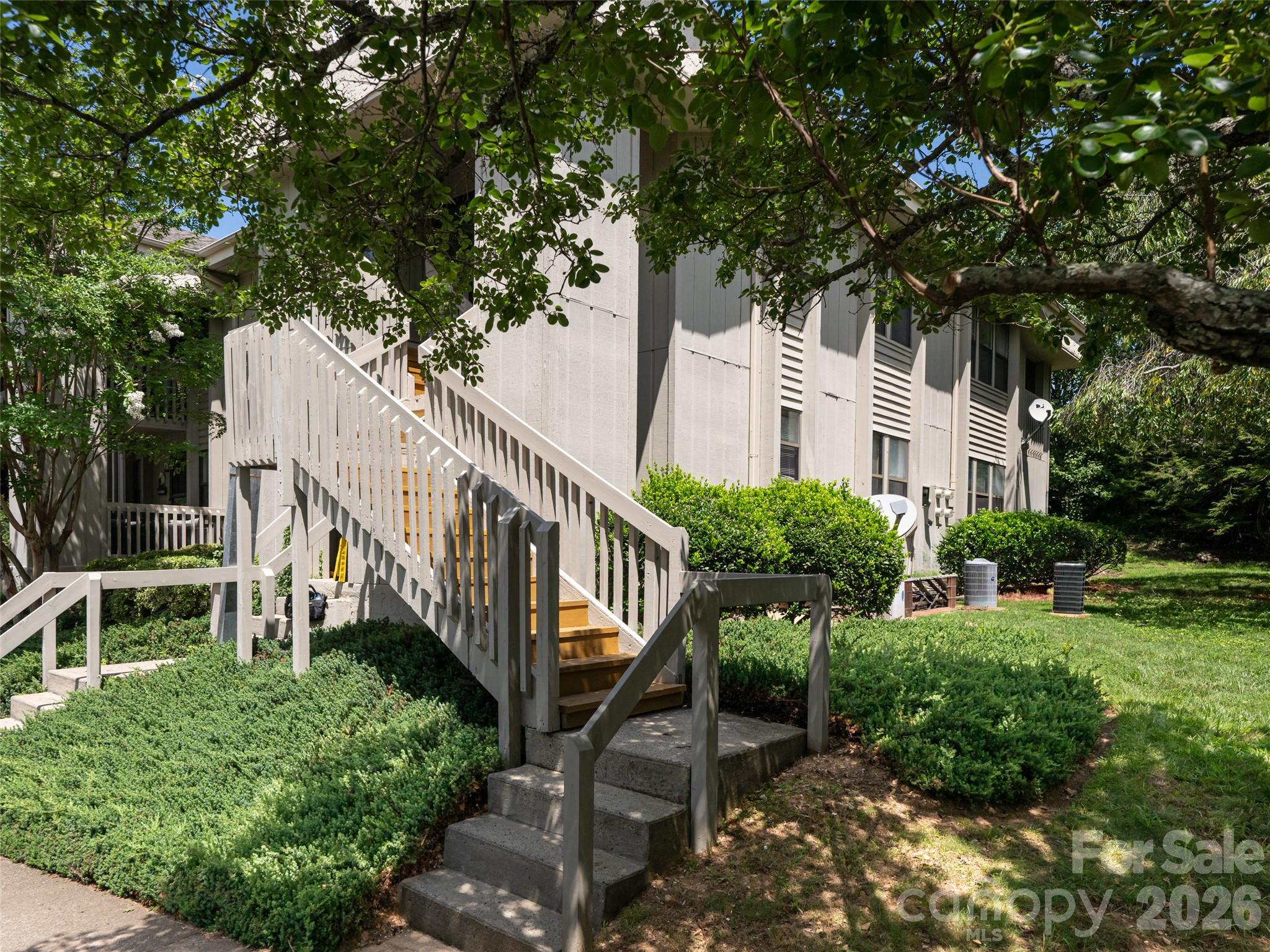 1406 Abbey Circle — Asheville