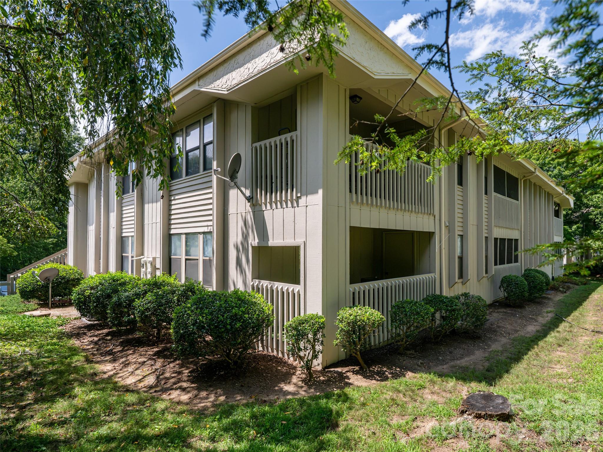 1406 Abbey Circle — Asheville