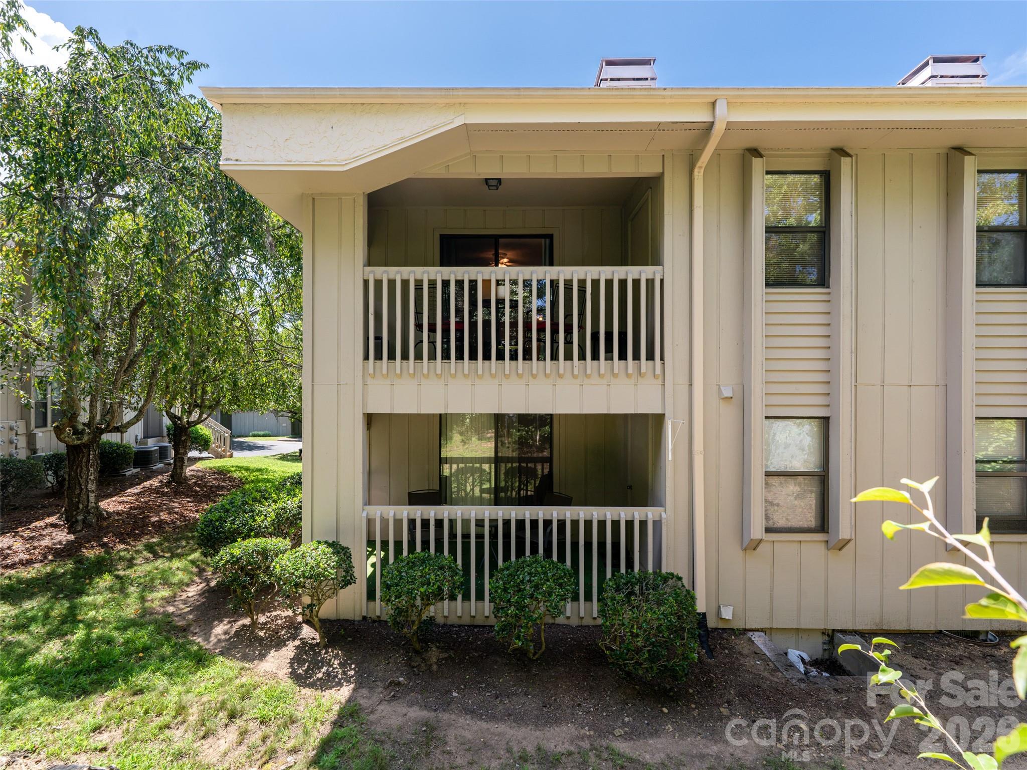 1406 Abbey Circle — Asheville