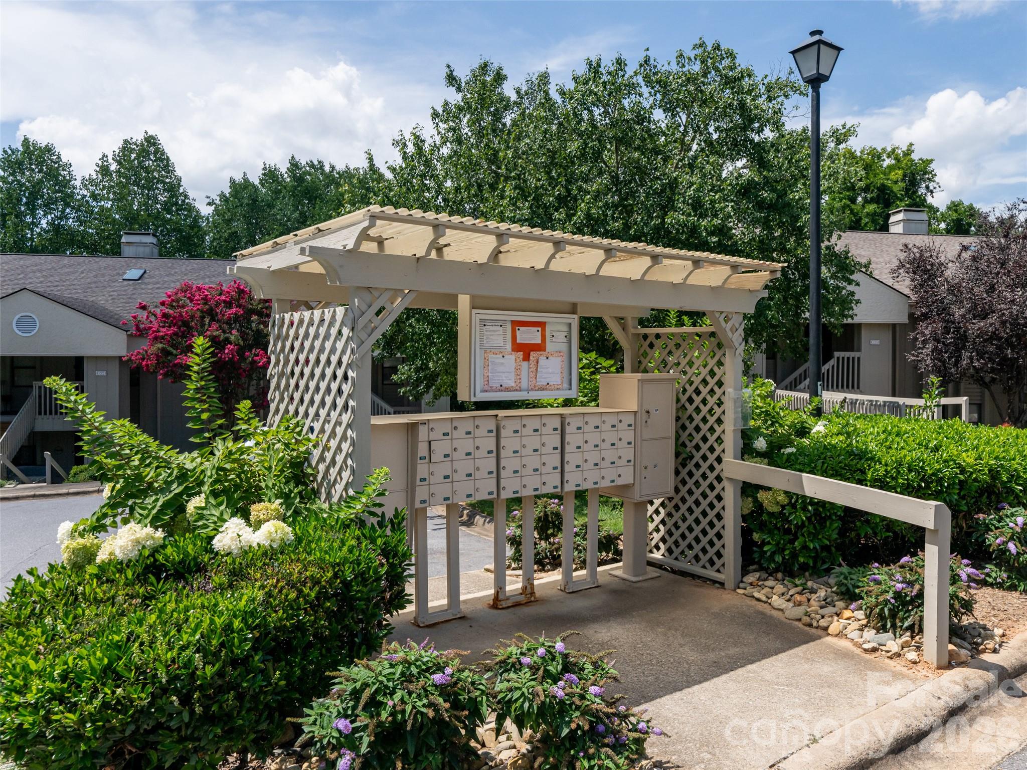 1406 Abbey Circle — Asheville