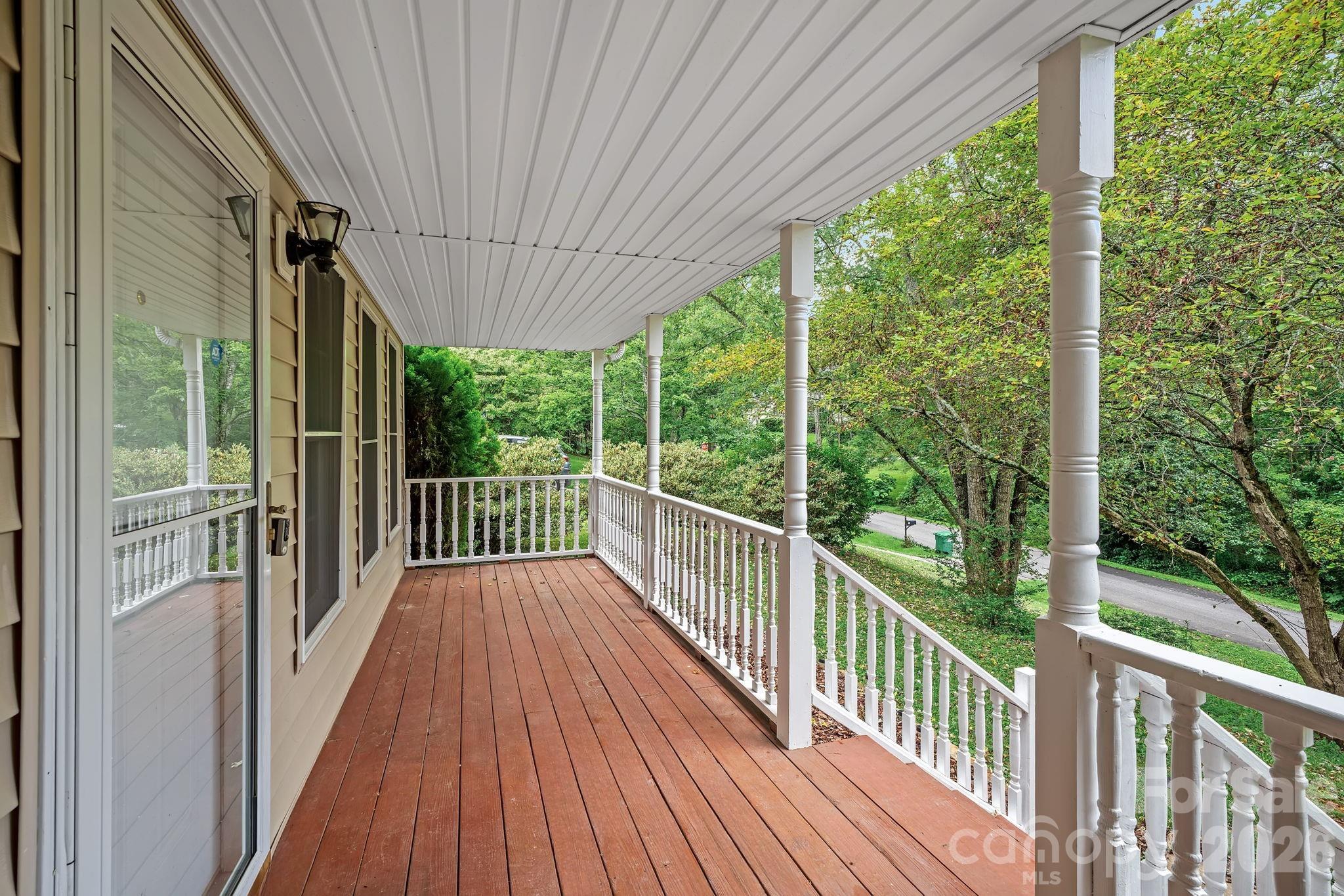 30 Collenwood Road — Arden