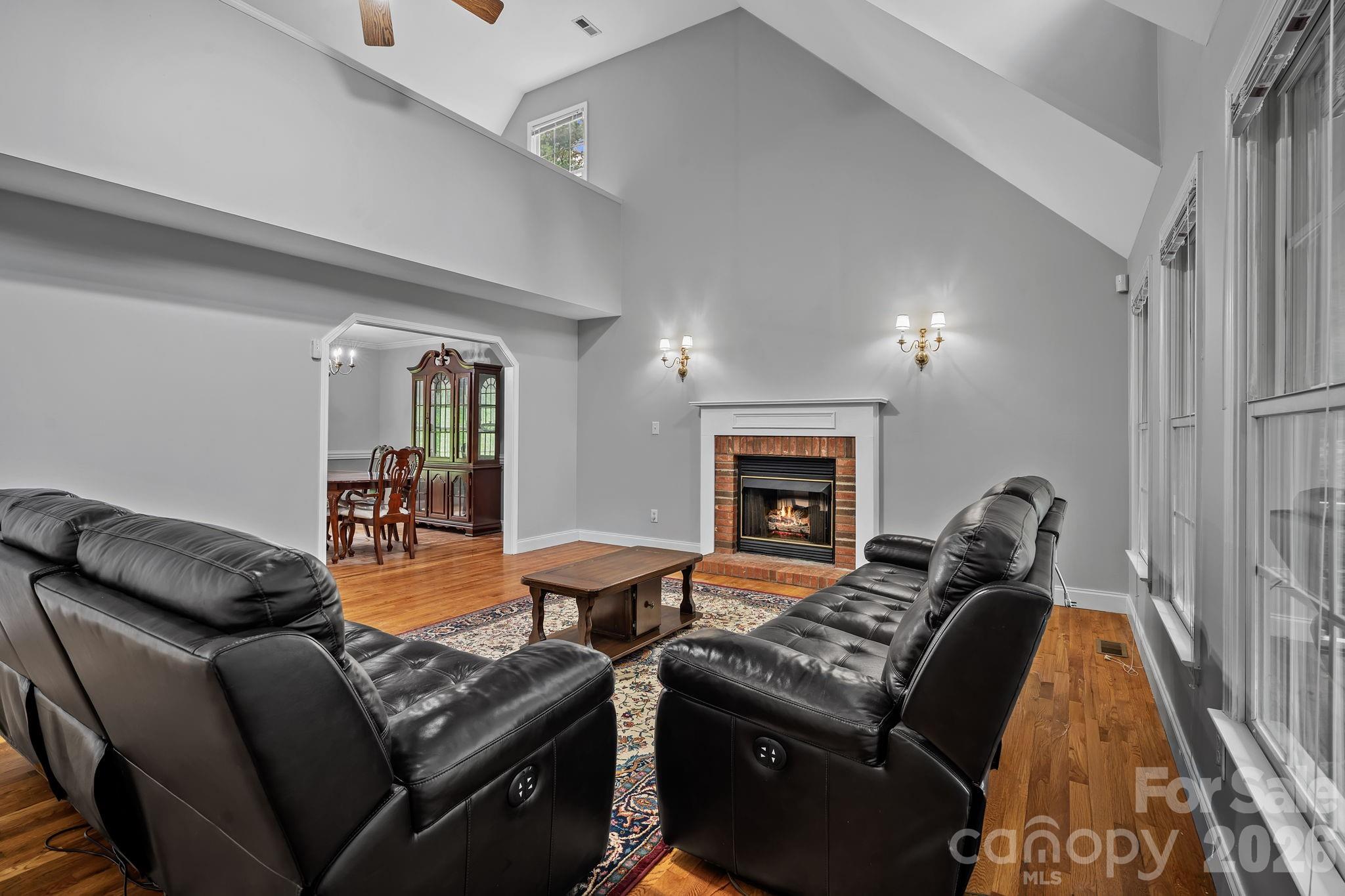 30 Collenwood Road — Arden