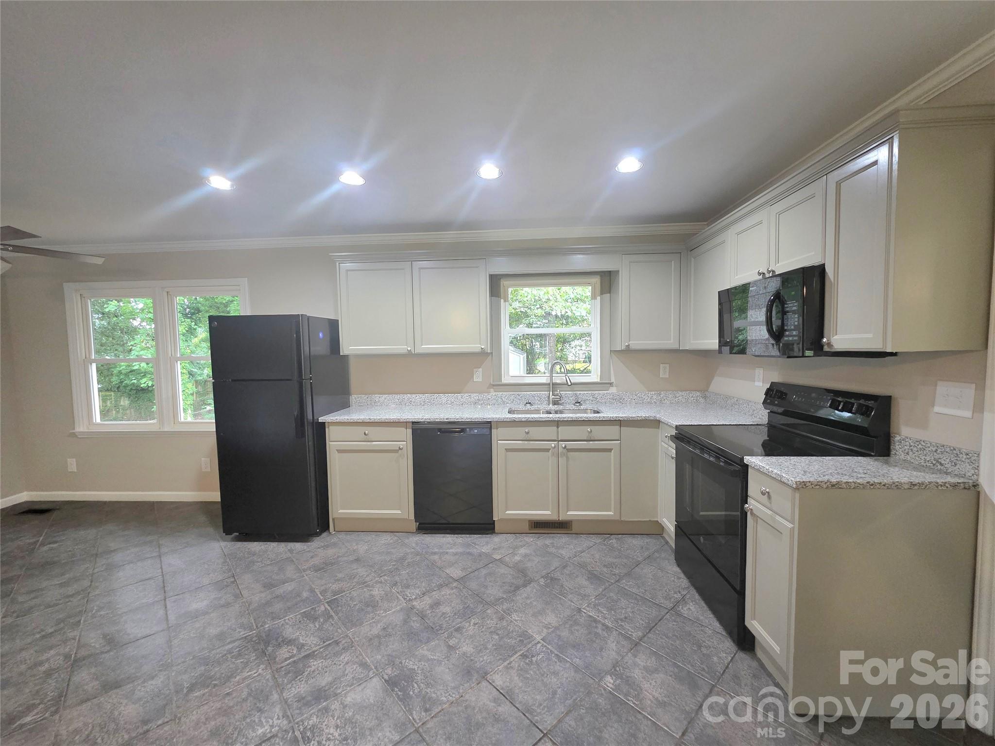 733 Crestwood Avenue — Gastonia