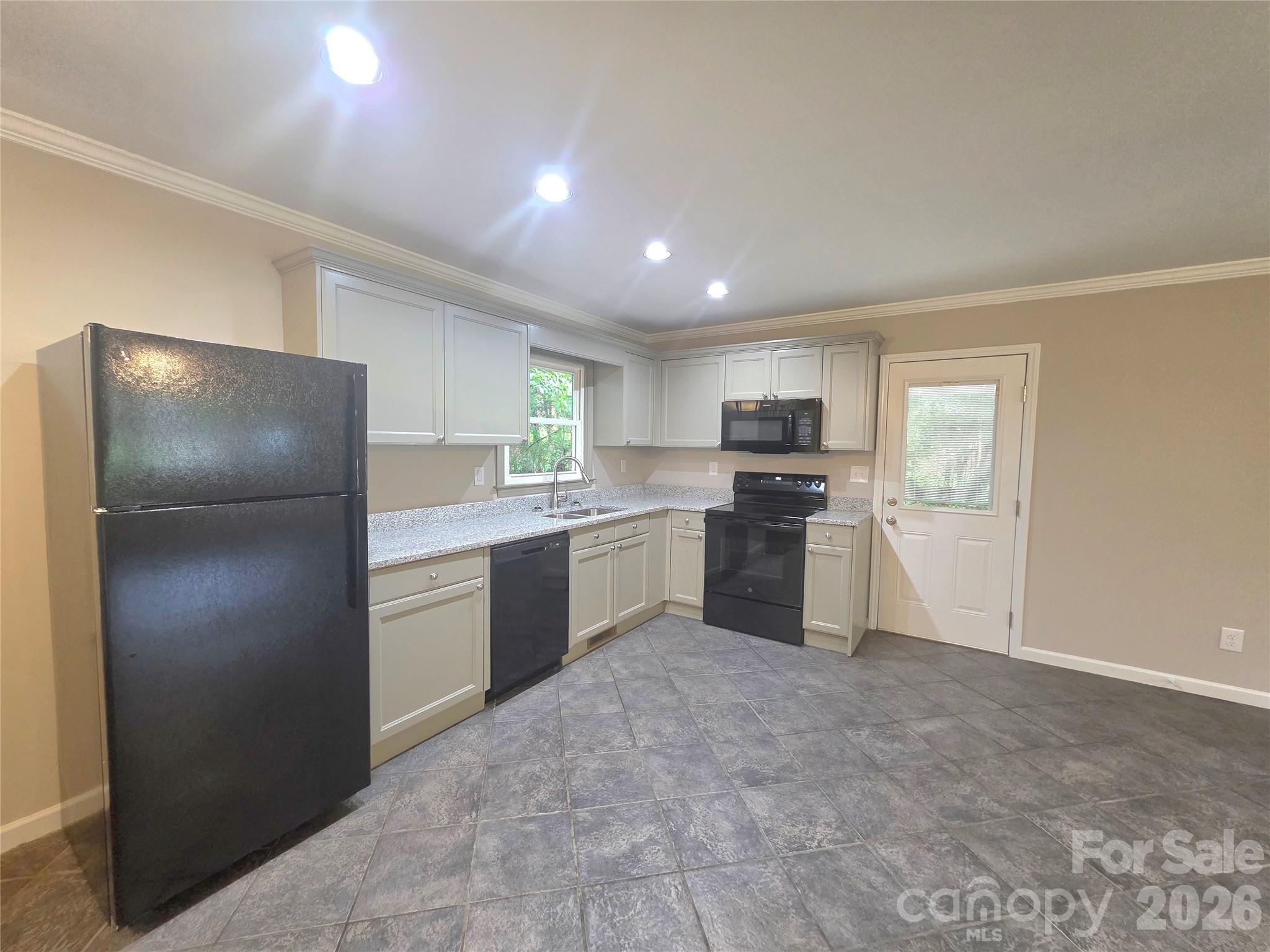 733 Crestwood Avenue — Gastonia