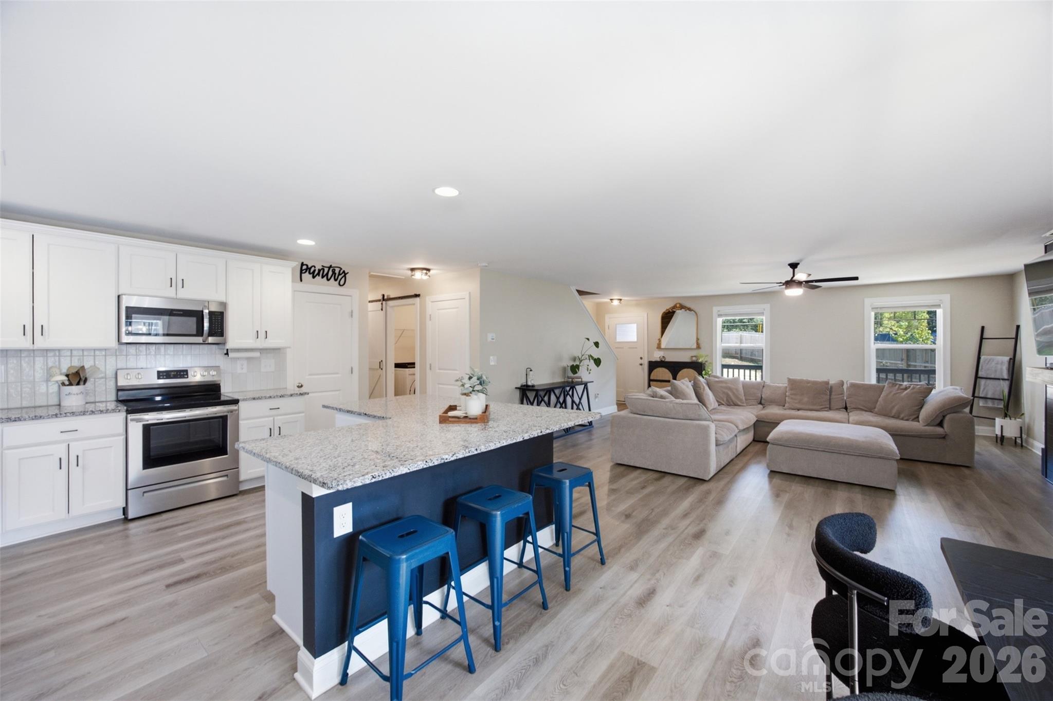 1382 W Rebound Road — Lancaster