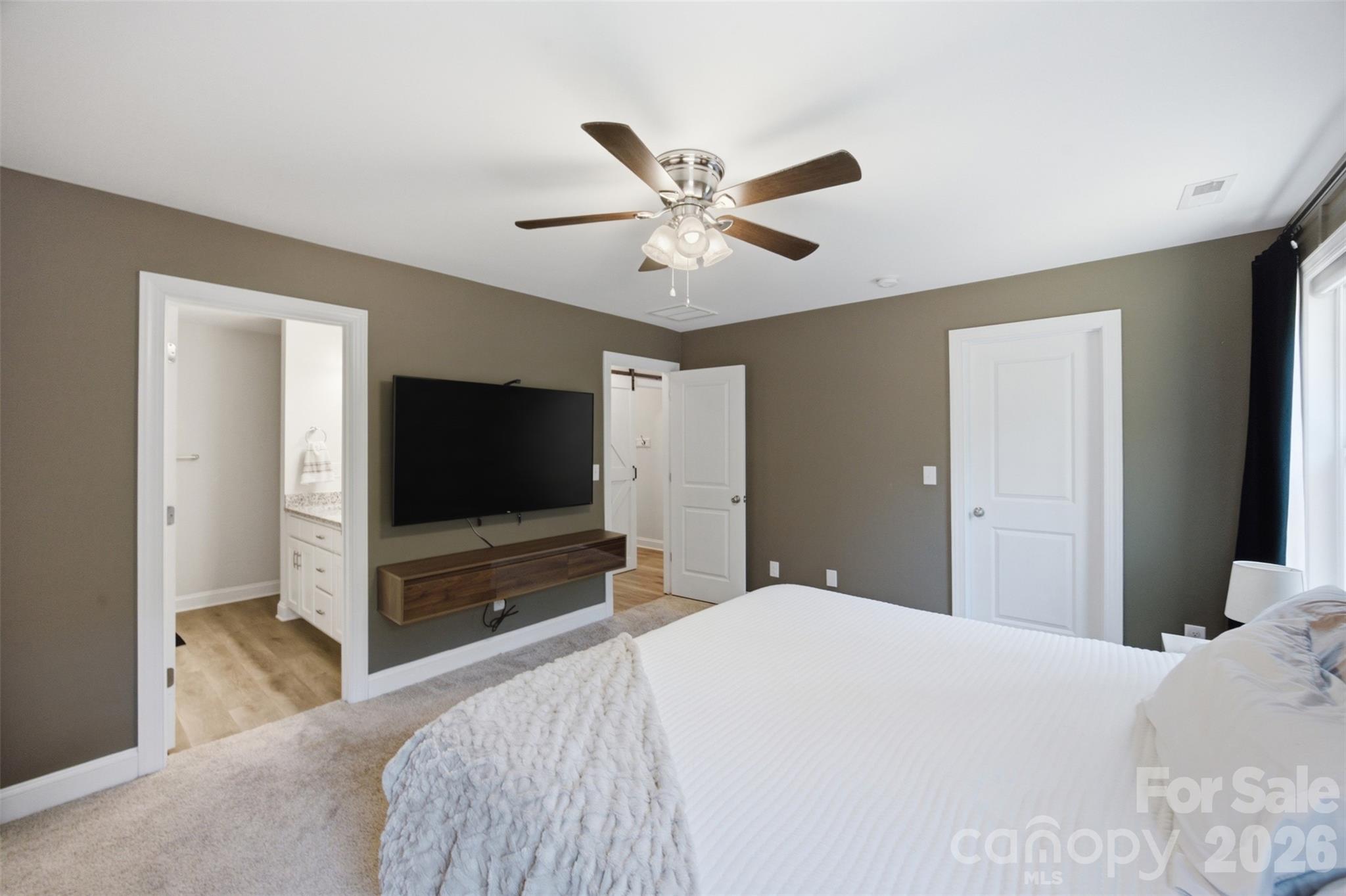 1382 W Rebound Road — Lancaster