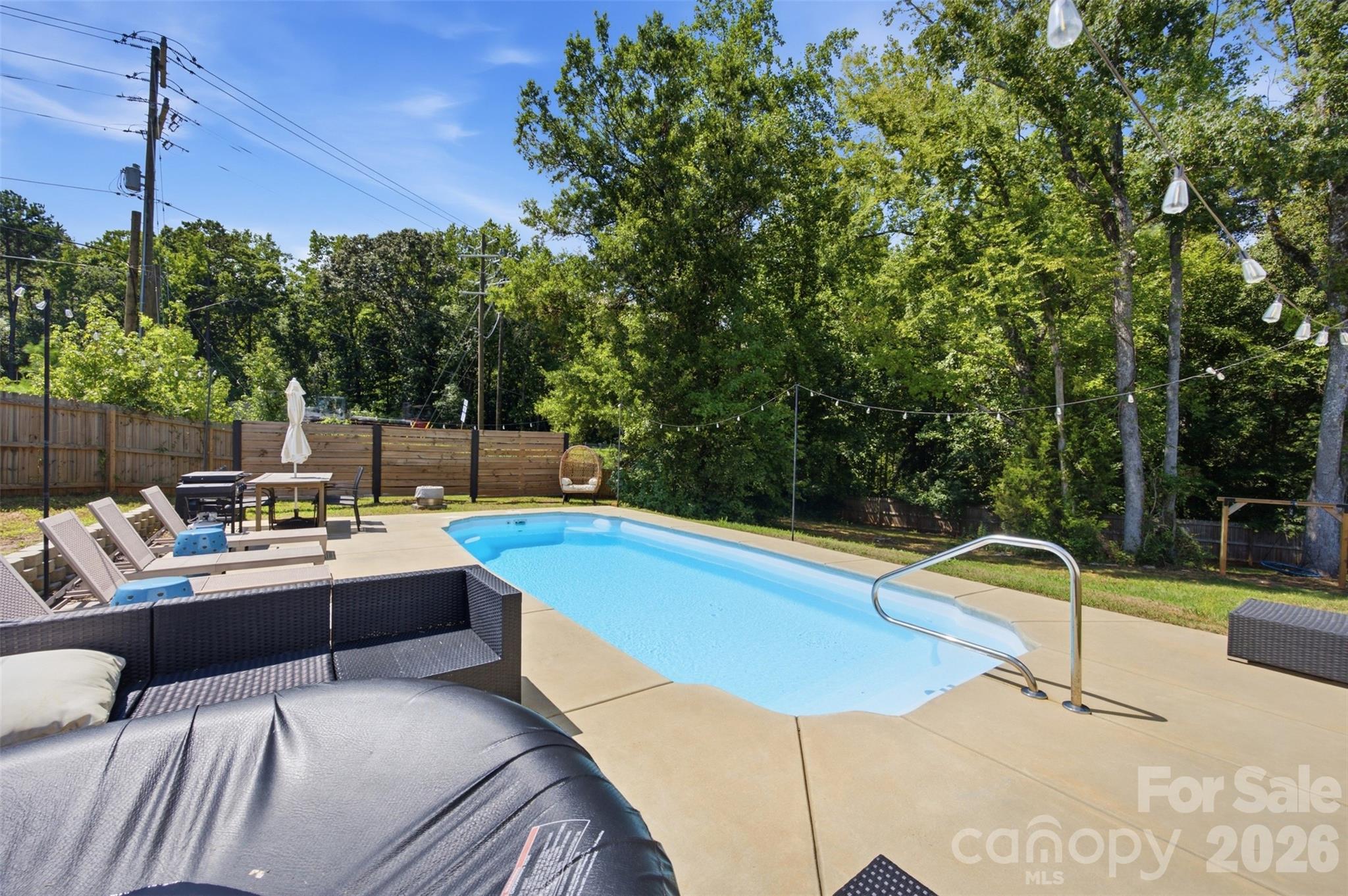 1382 W Rebound Road — Lancaster