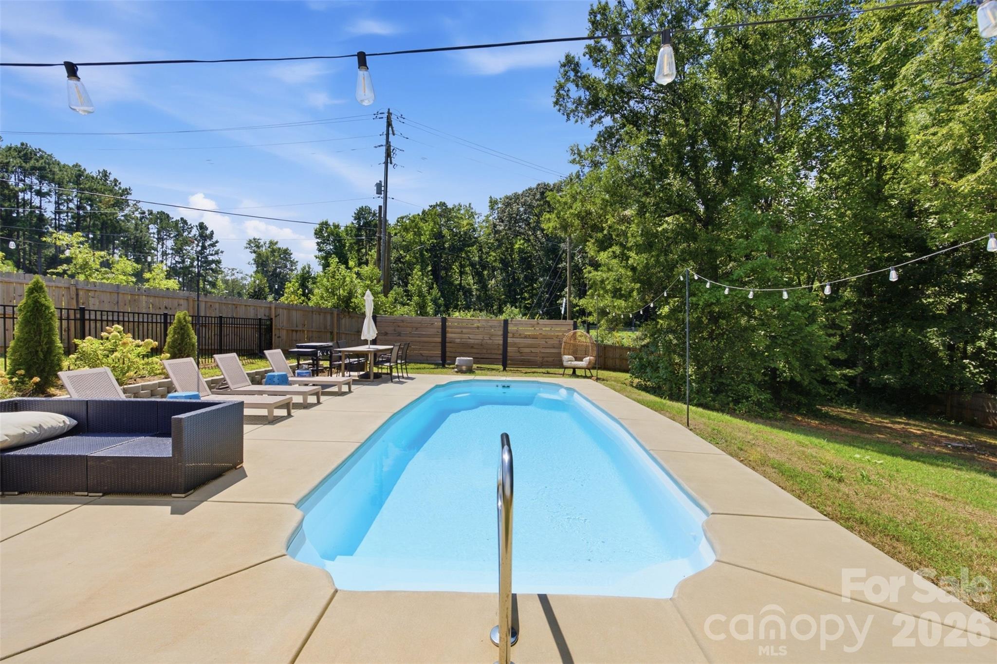 1382 W Rebound Road — Lancaster