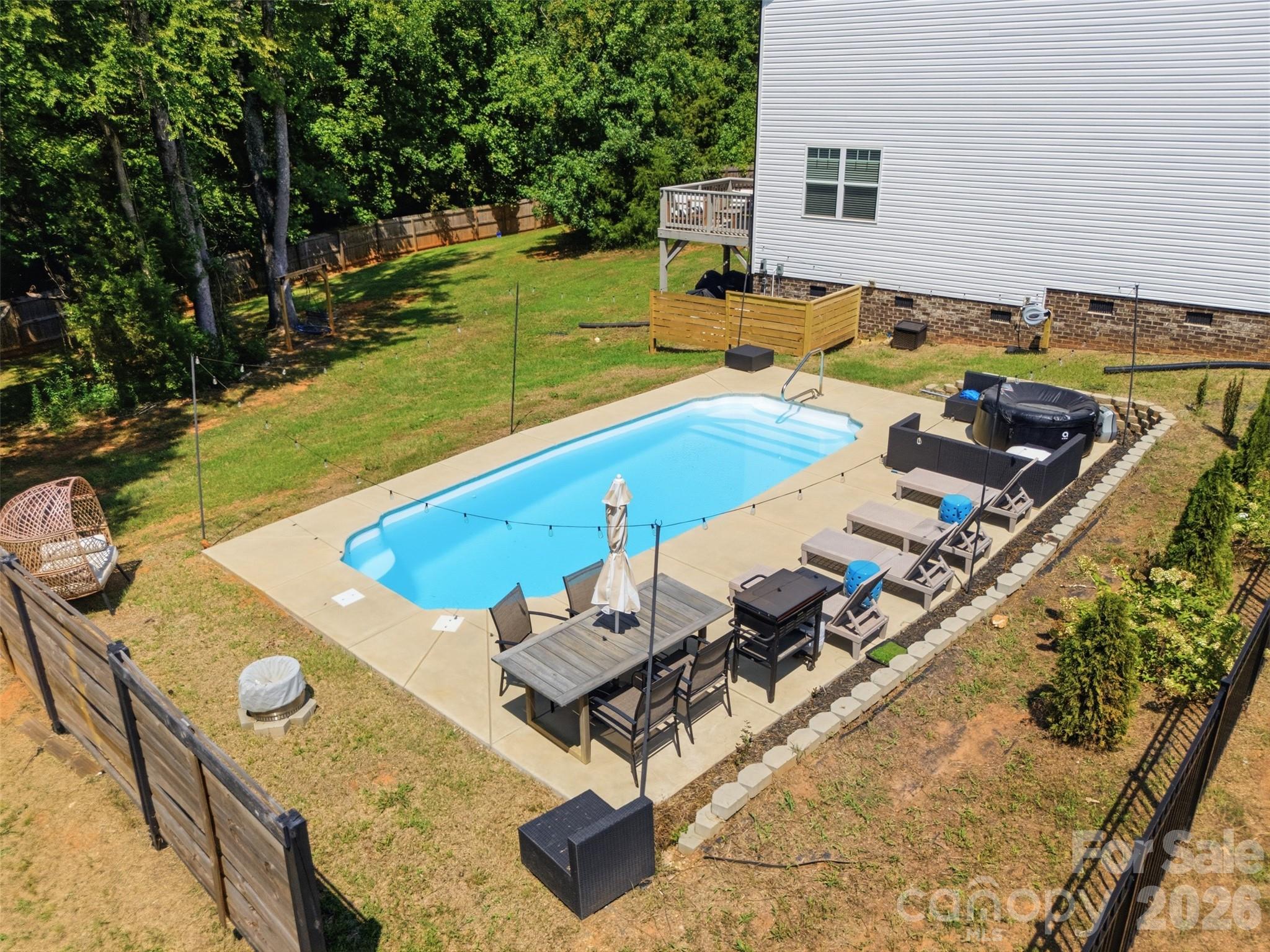 1382 W Rebound Road — Lancaster