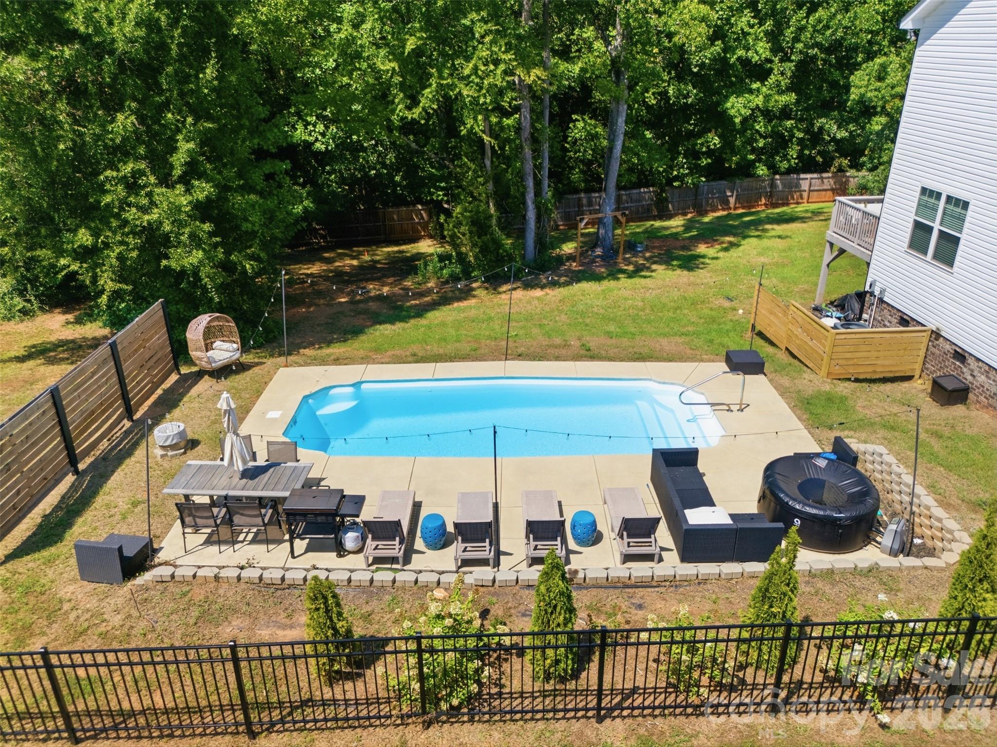1382 W Rebound Road — Lancaster