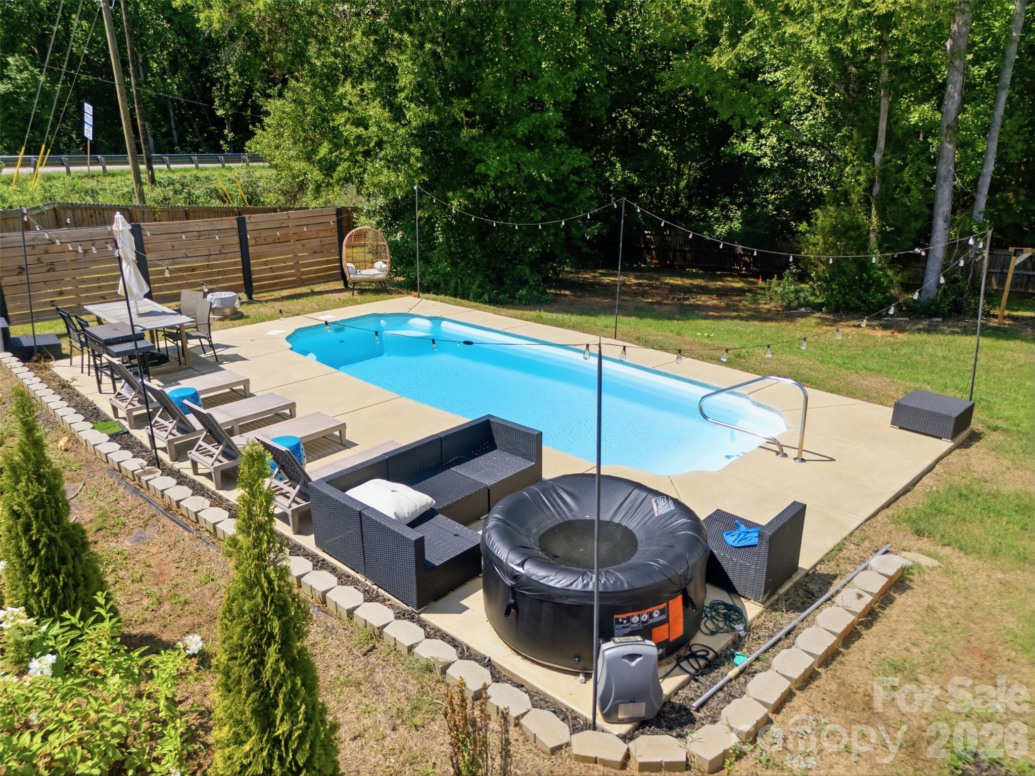 1382 W Rebound Road — Lancaster
