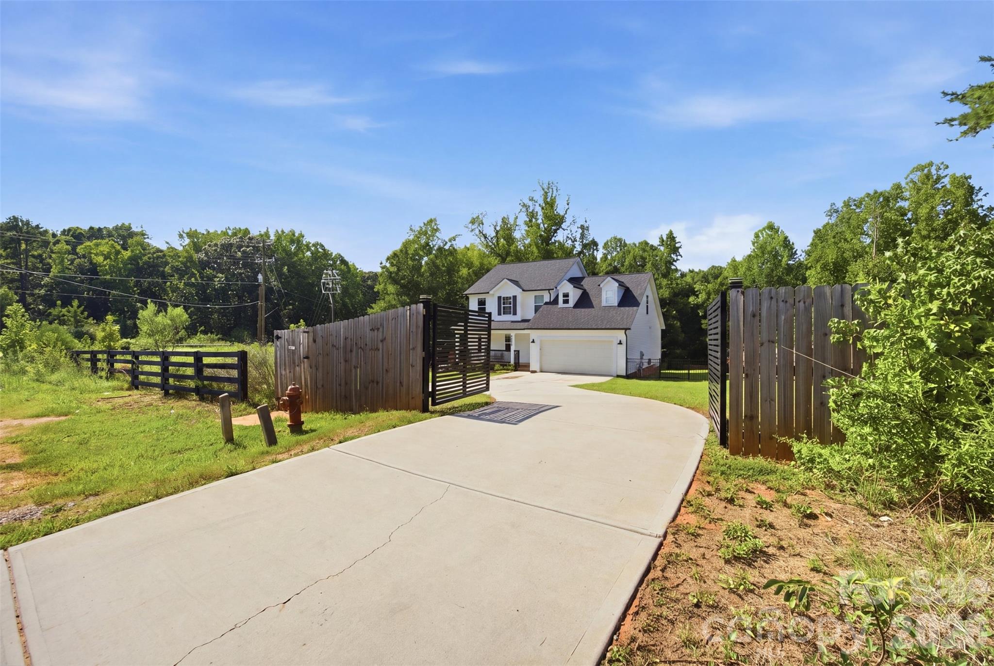 1382 W Rebound Road — Lancaster