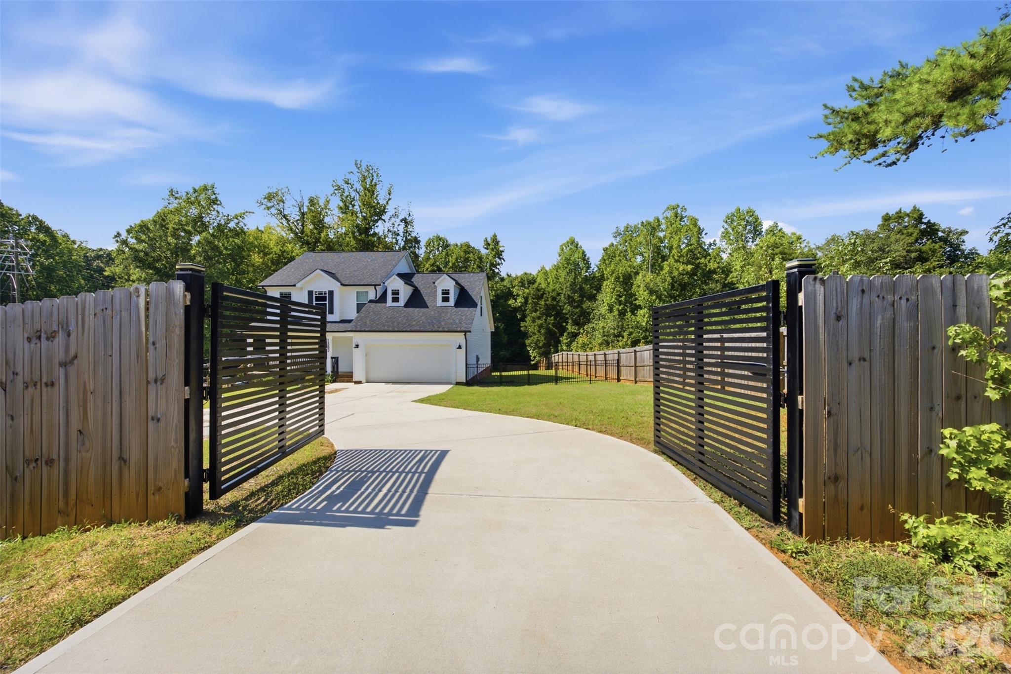 1382 W Rebound Road — Lancaster