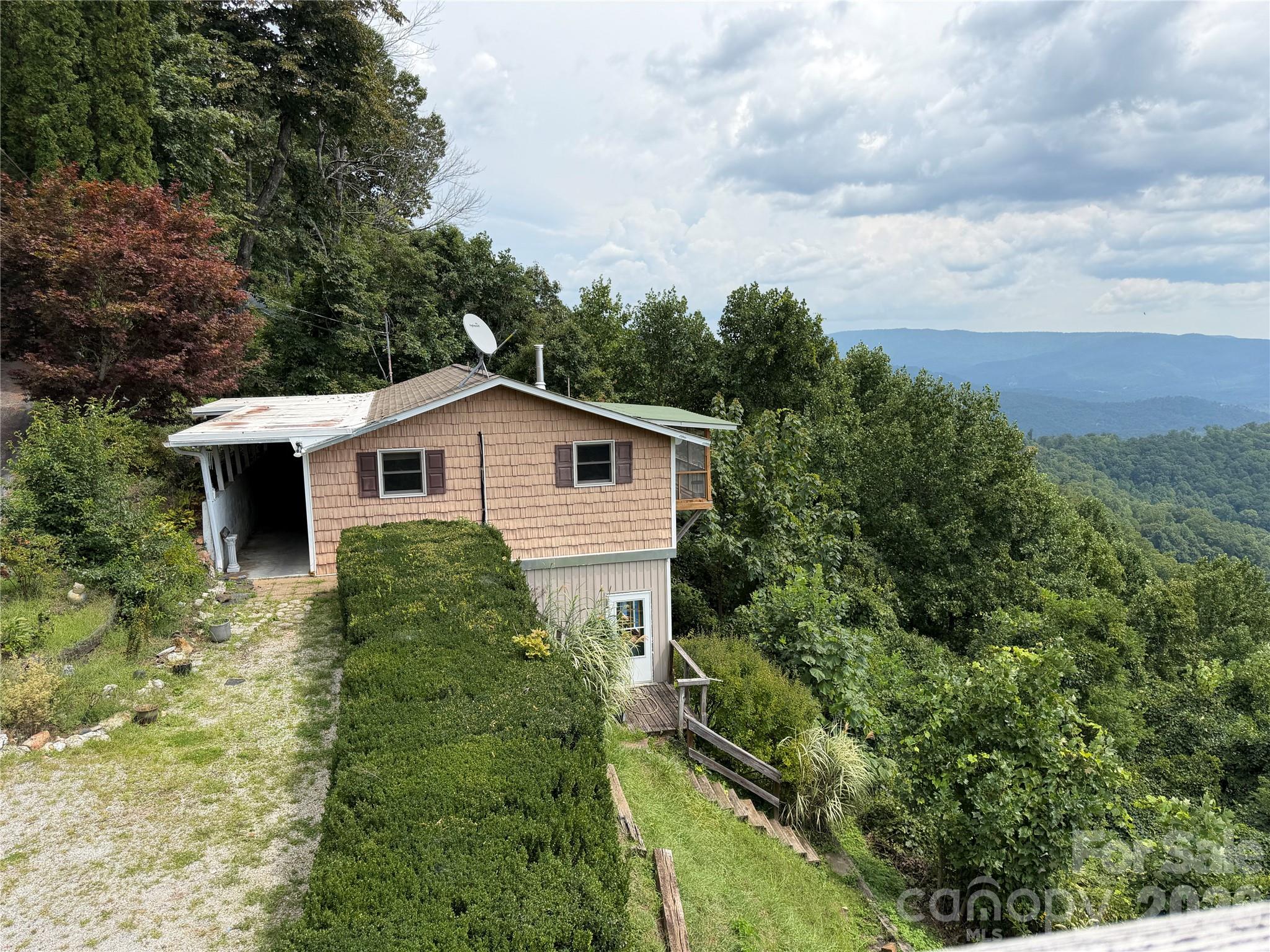 484 Alpine Drive #15 — Little Switzerland