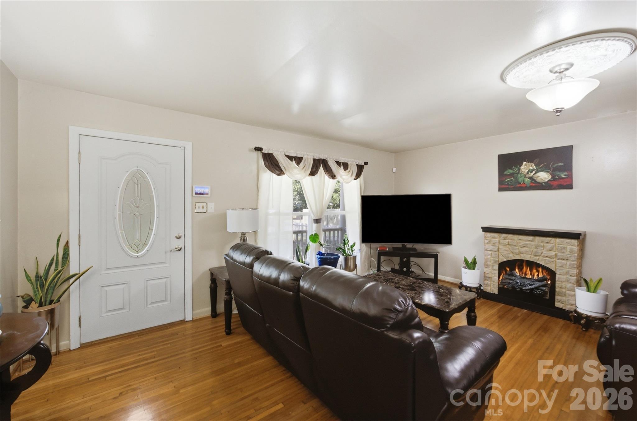 5218 Dolphin Lane — Charlotte