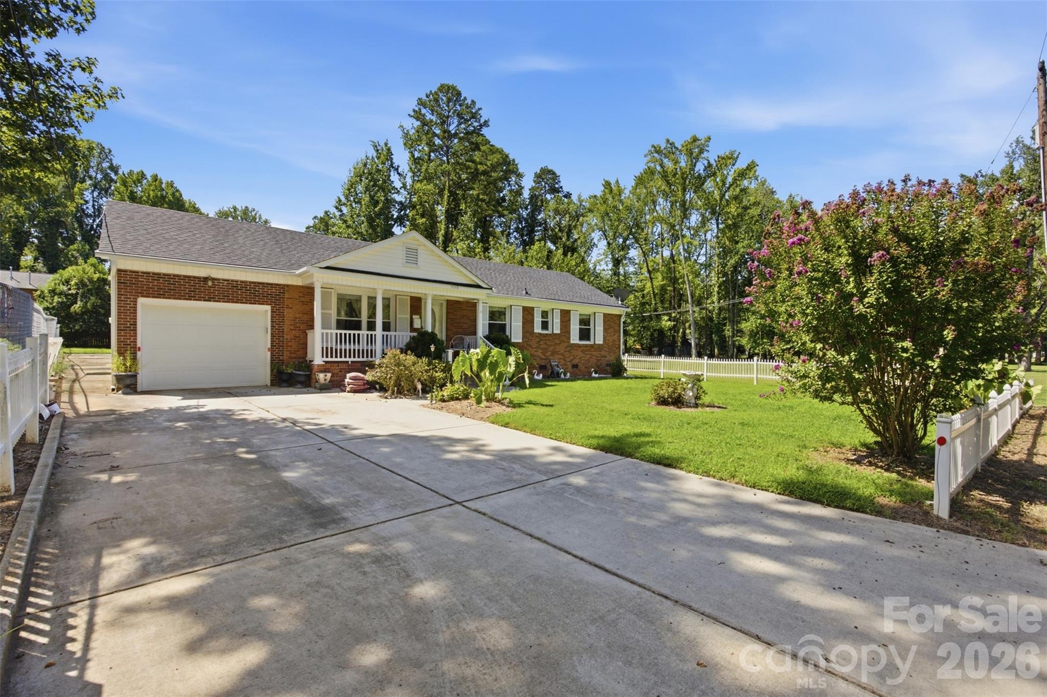 5218 Dolphin Lane — Charlotte