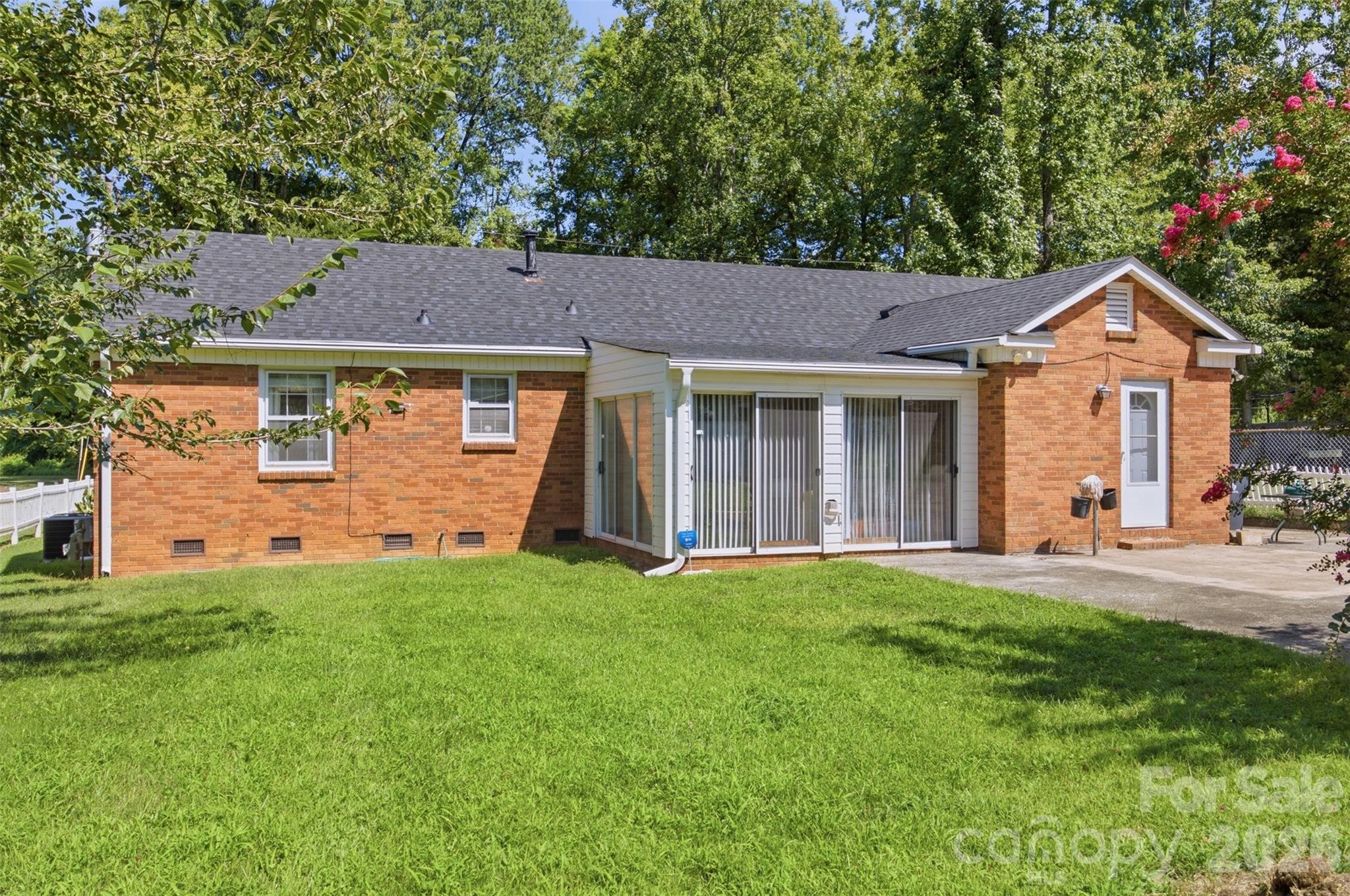 5218 Dolphin Lane — Charlotte