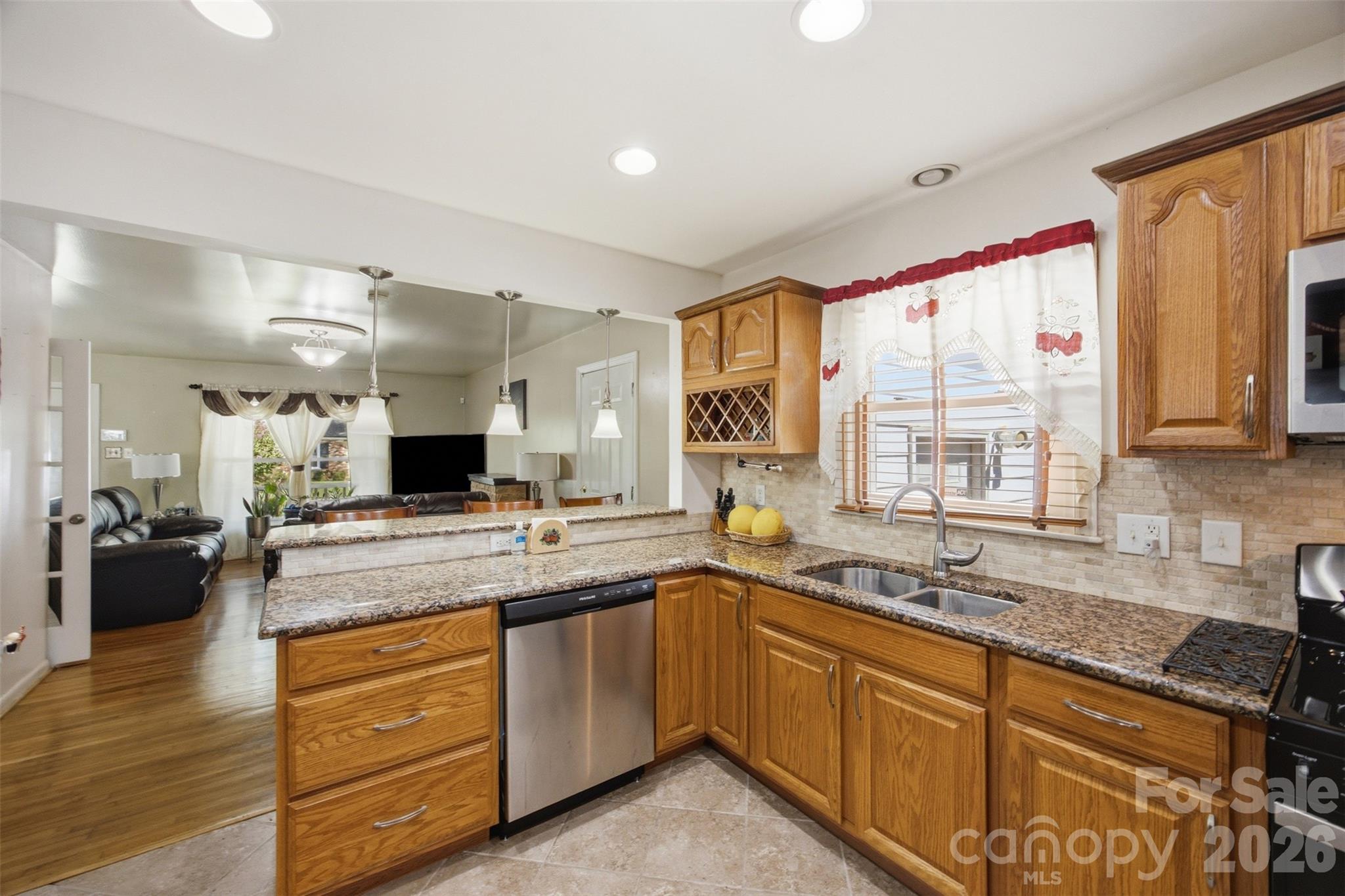 5218 Dolphin Lane — Charlotte