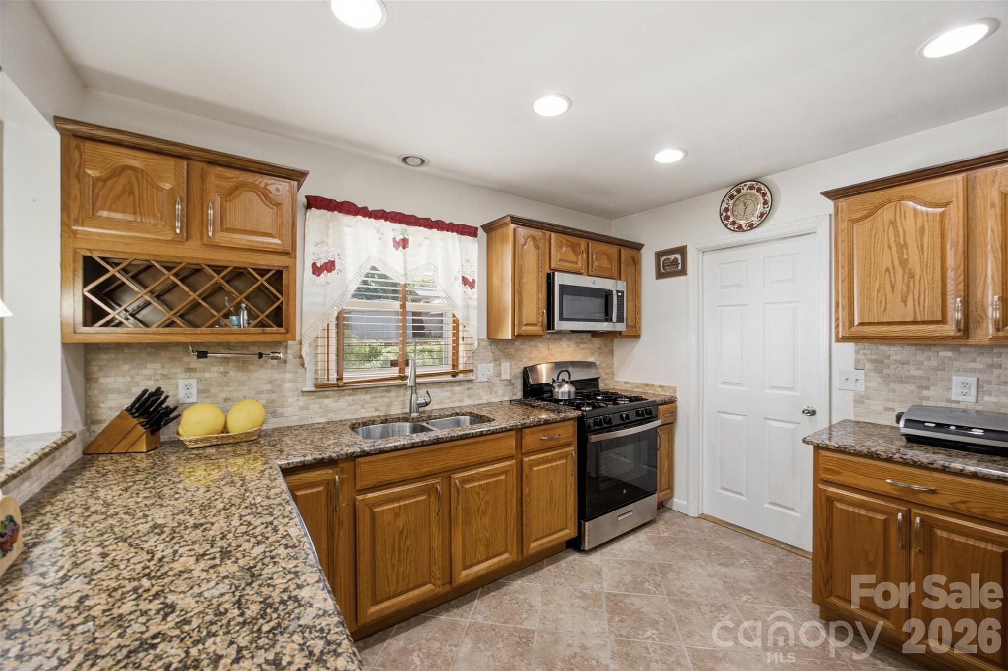 5218 Dolphin Lane — Charlotte