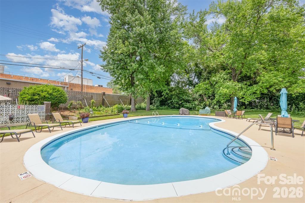 1300 Reece Road #520 — Charlotte