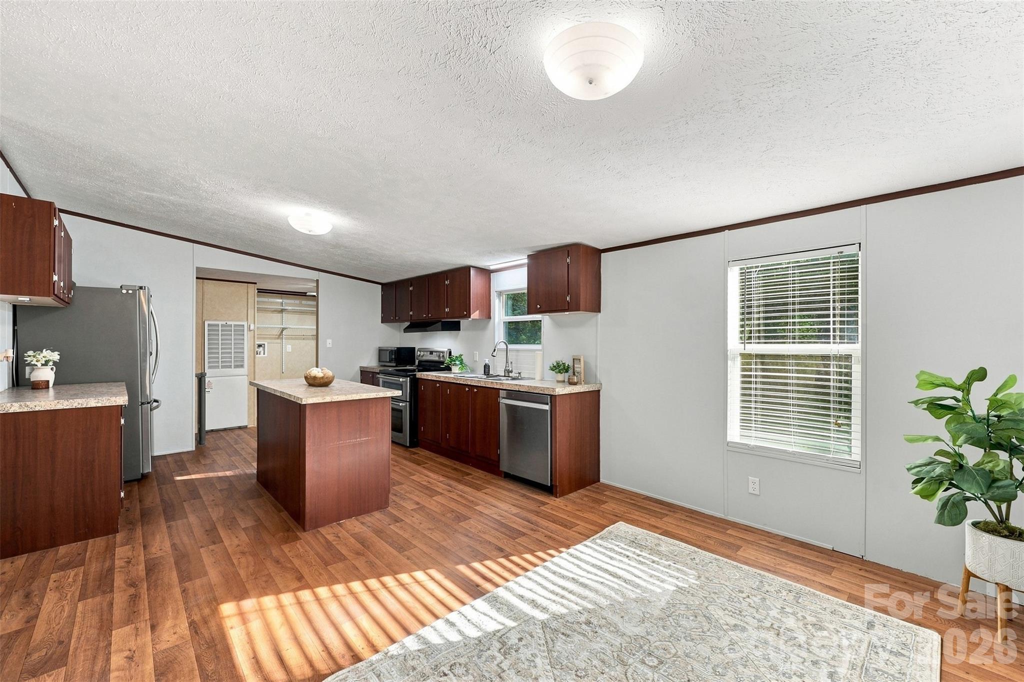 4782 29th Street Drive NE — Hickory