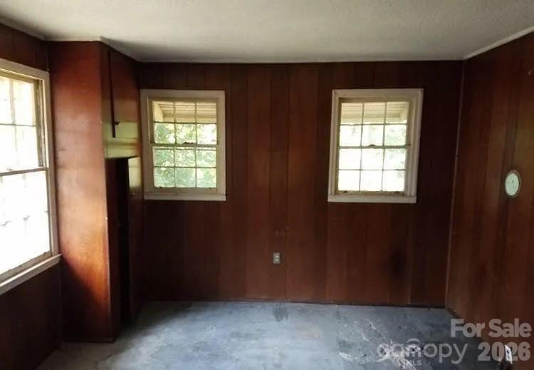 4721 Linden Street — Columbia
