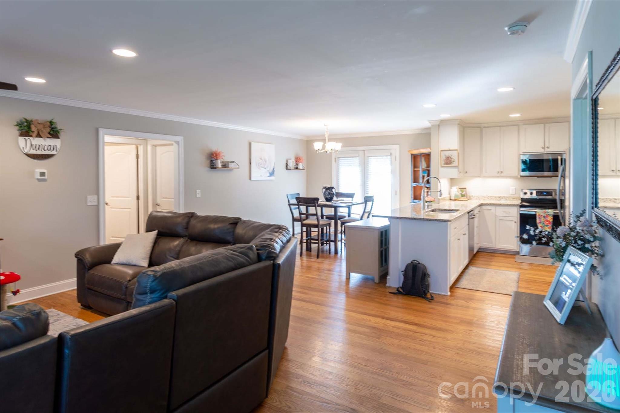 2422 23rd Street Drive NE — Hickory