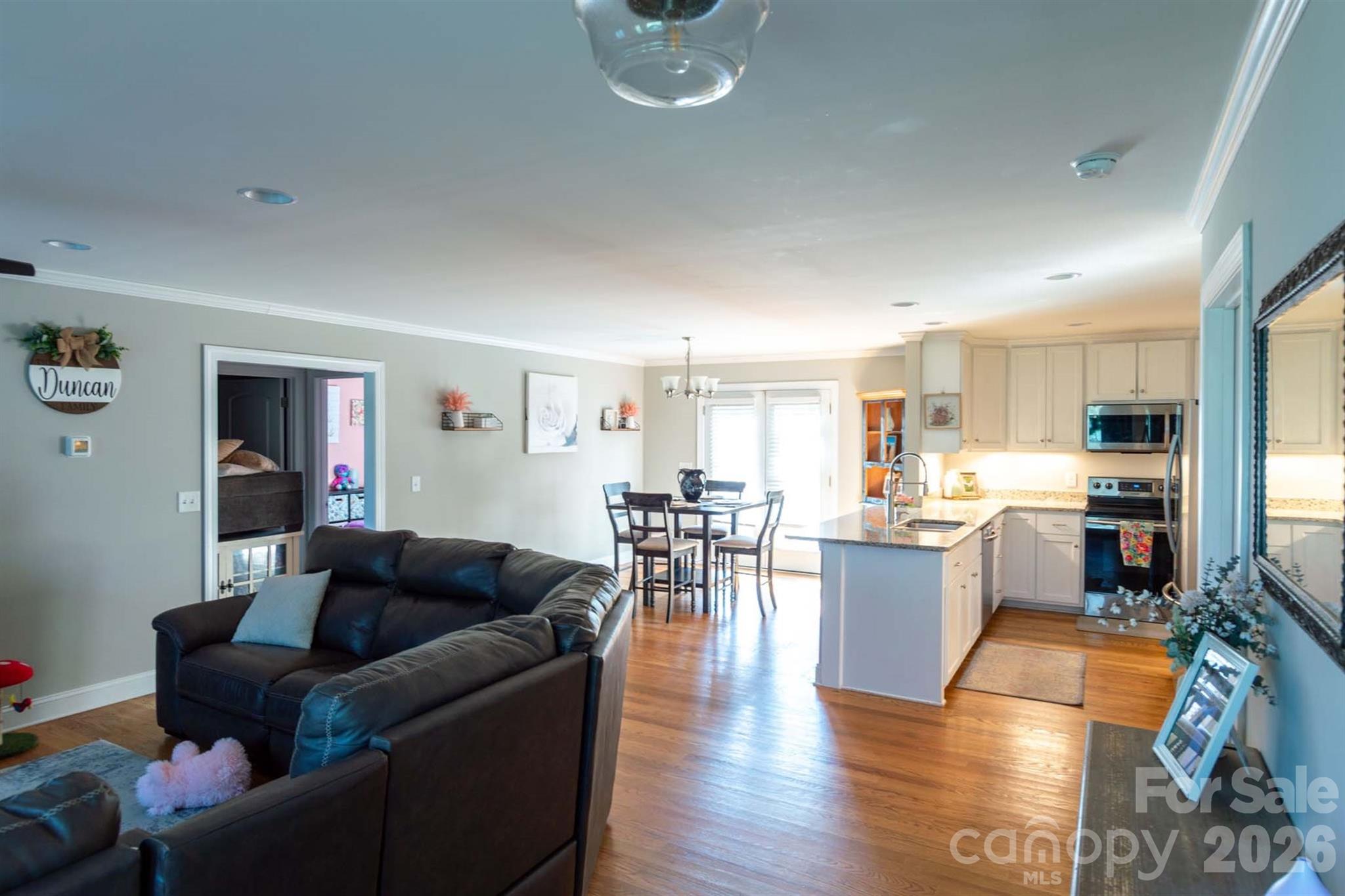 2422 23rd Street Drive NE — Hickory