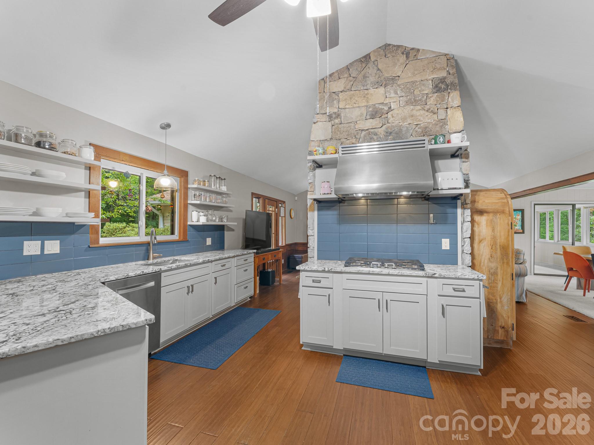 12 E Park Drive — Tryon
