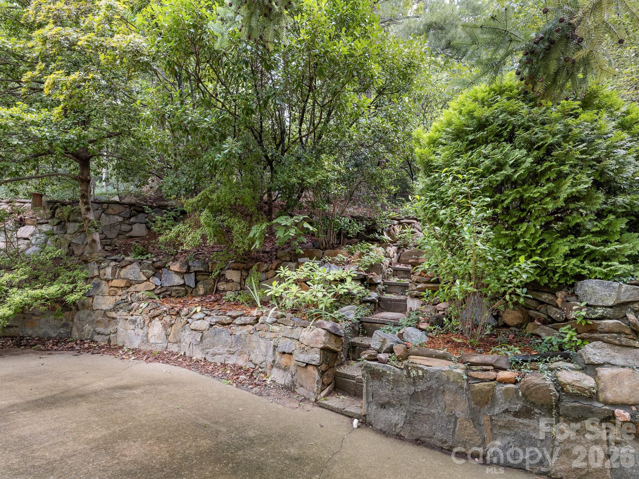 12 E Park Drive — Tryon
