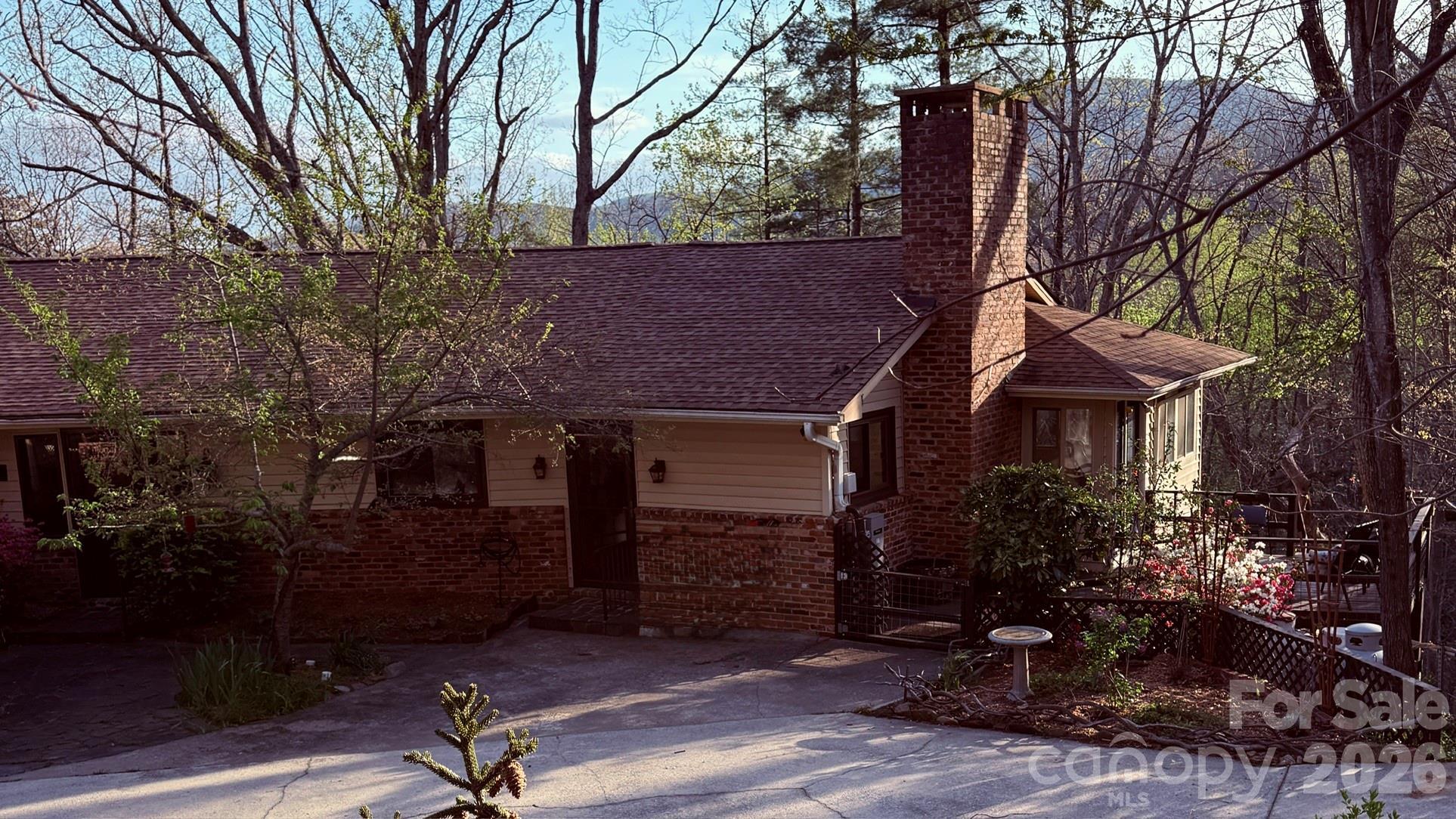 12 E Park Drive — Tryon