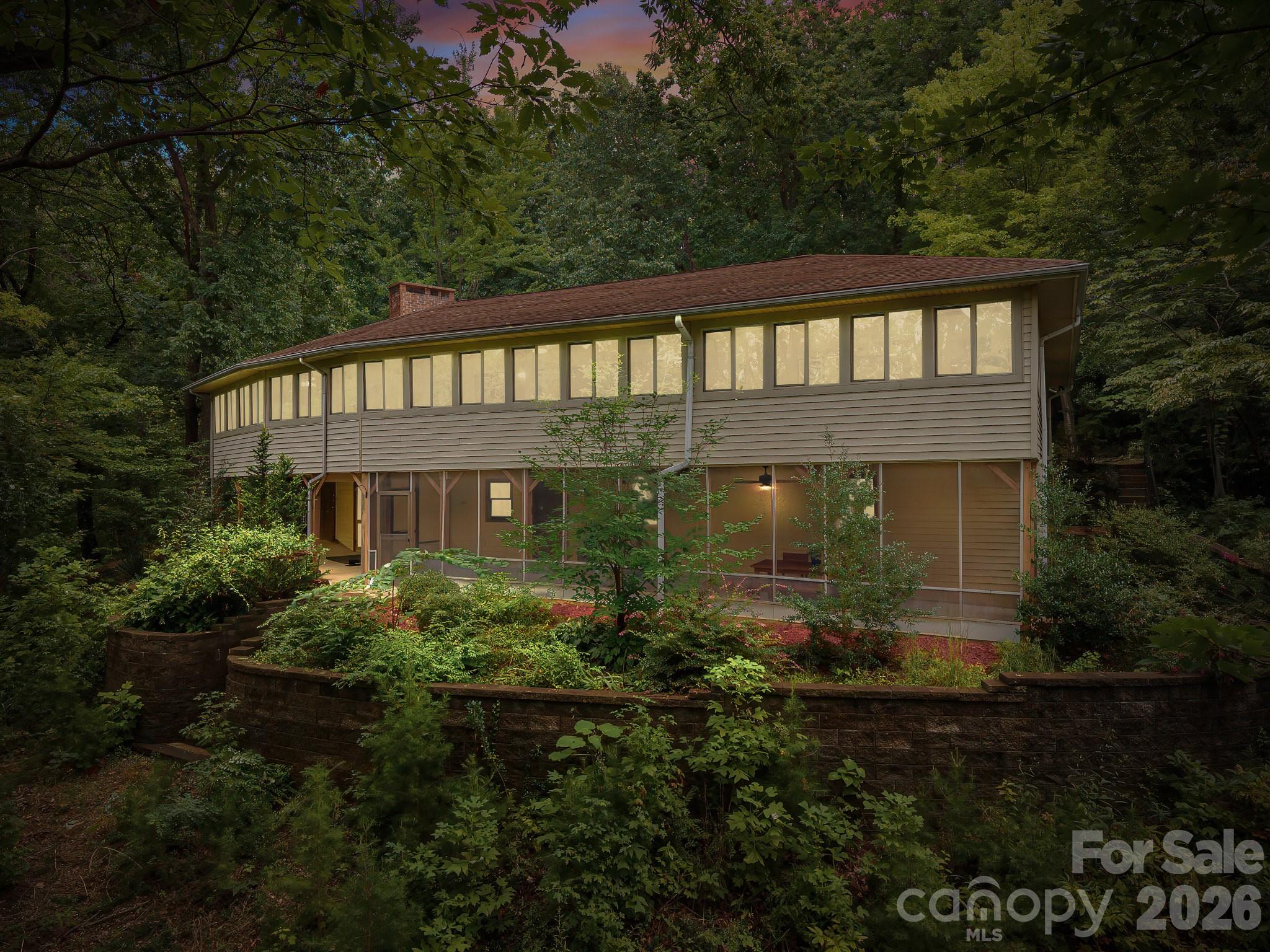 12 E Park Drive — Tryon