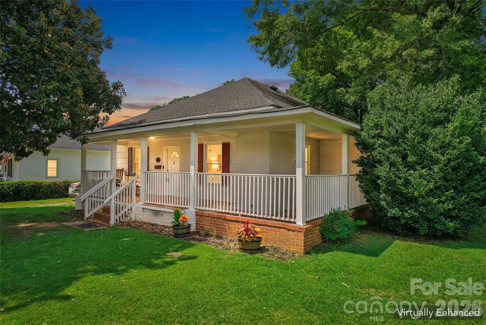 706 S Main Street — Clover