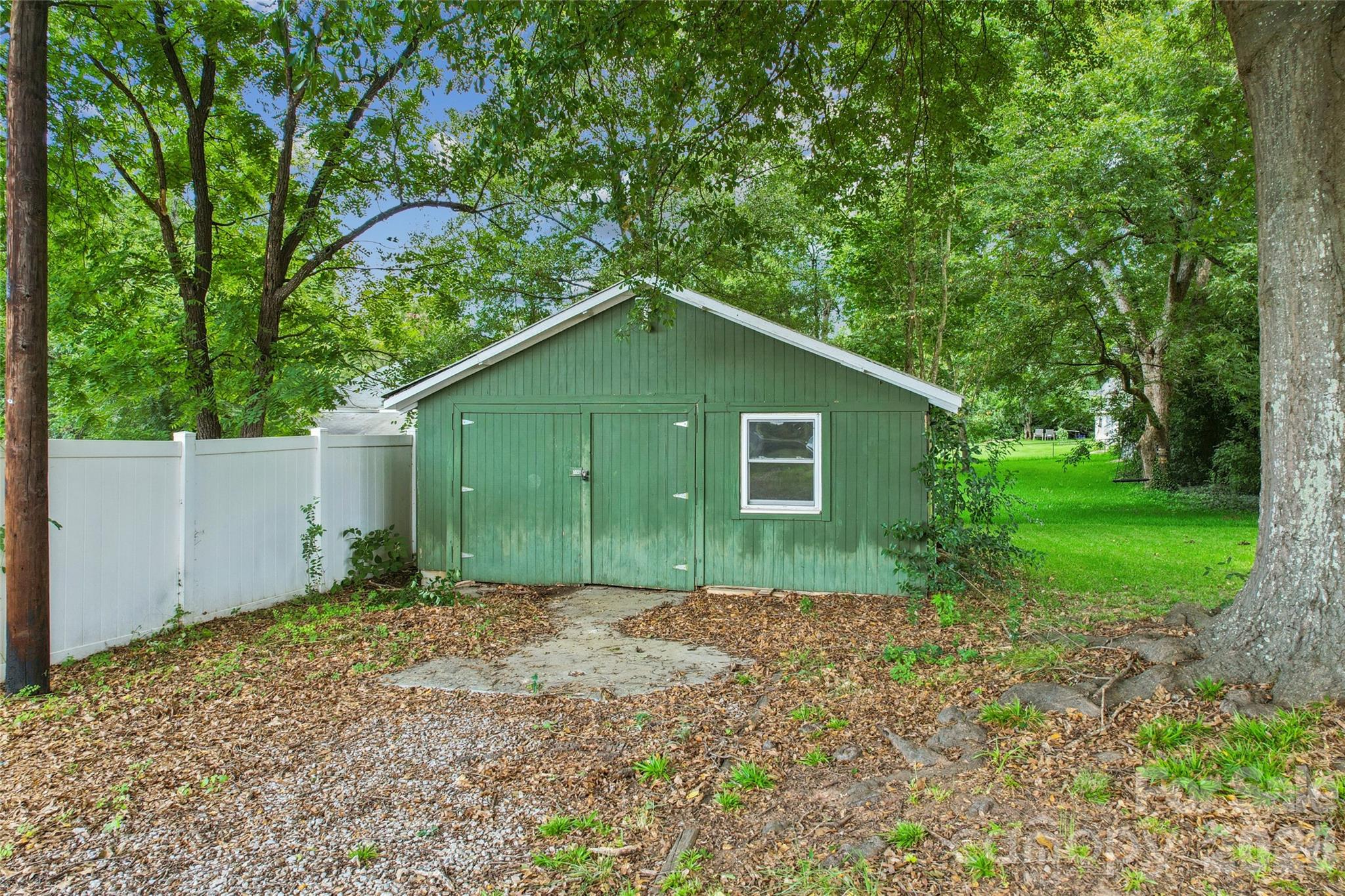 706 S Main Street — Clover