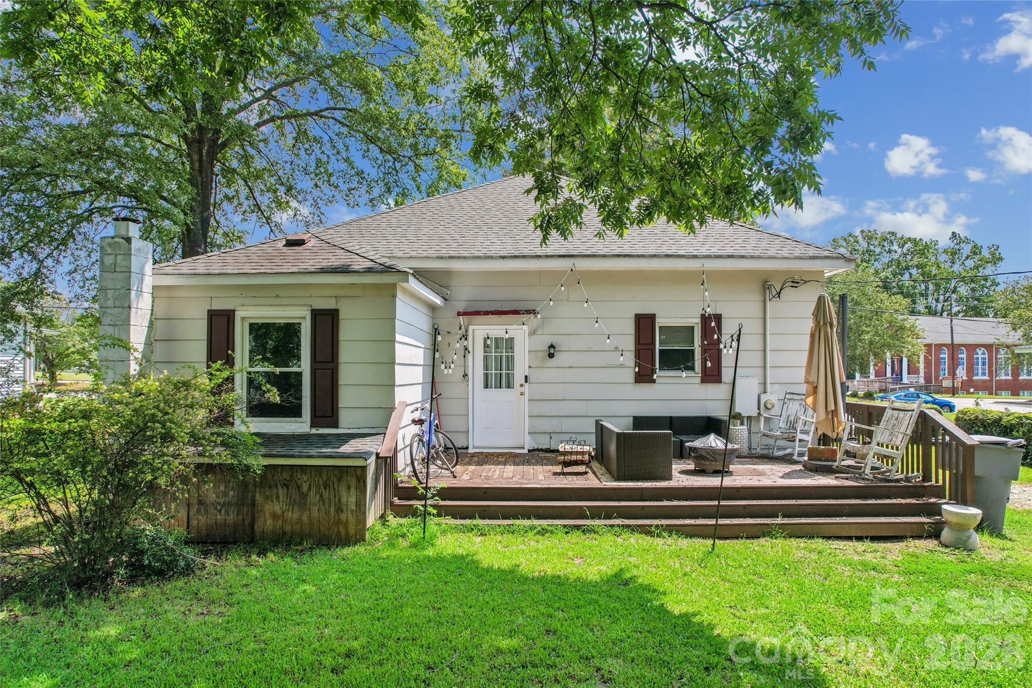 706 S Main Street — Clover