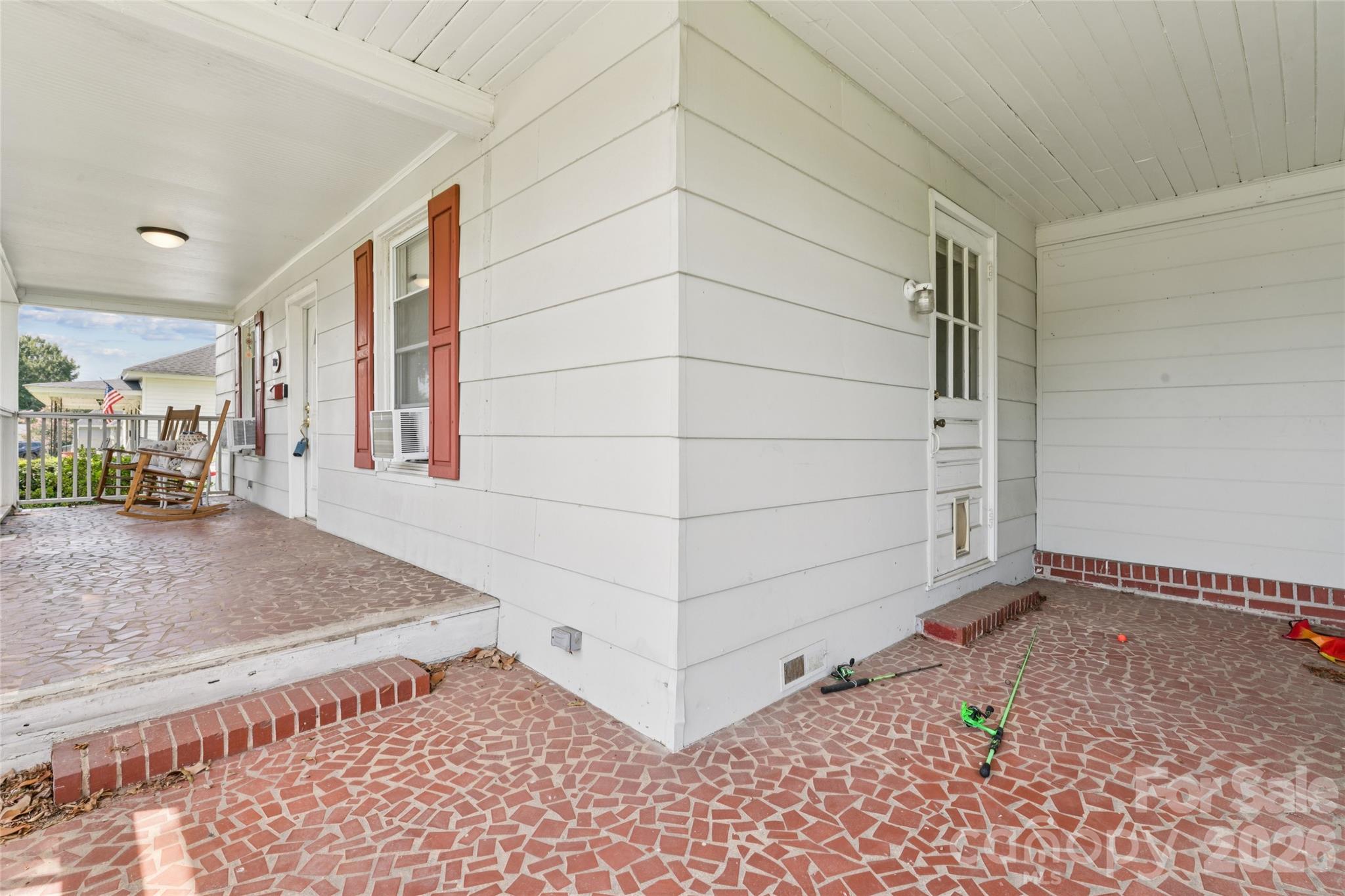 706 S Main Street — Clover