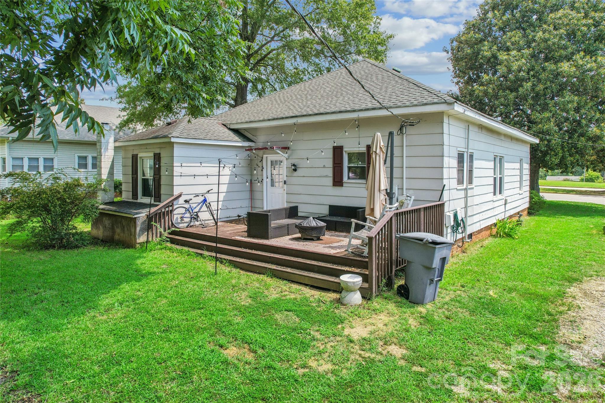 706 S Main Street — Clover