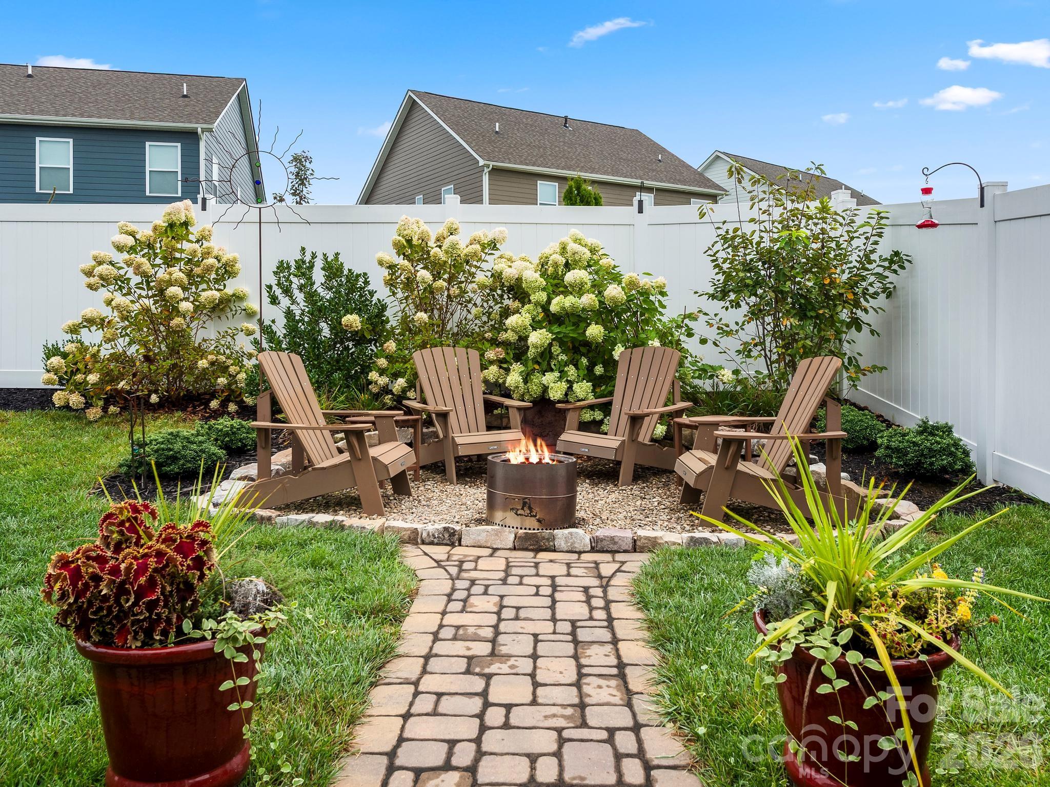 78 Fox Cove Road — Hendersonville