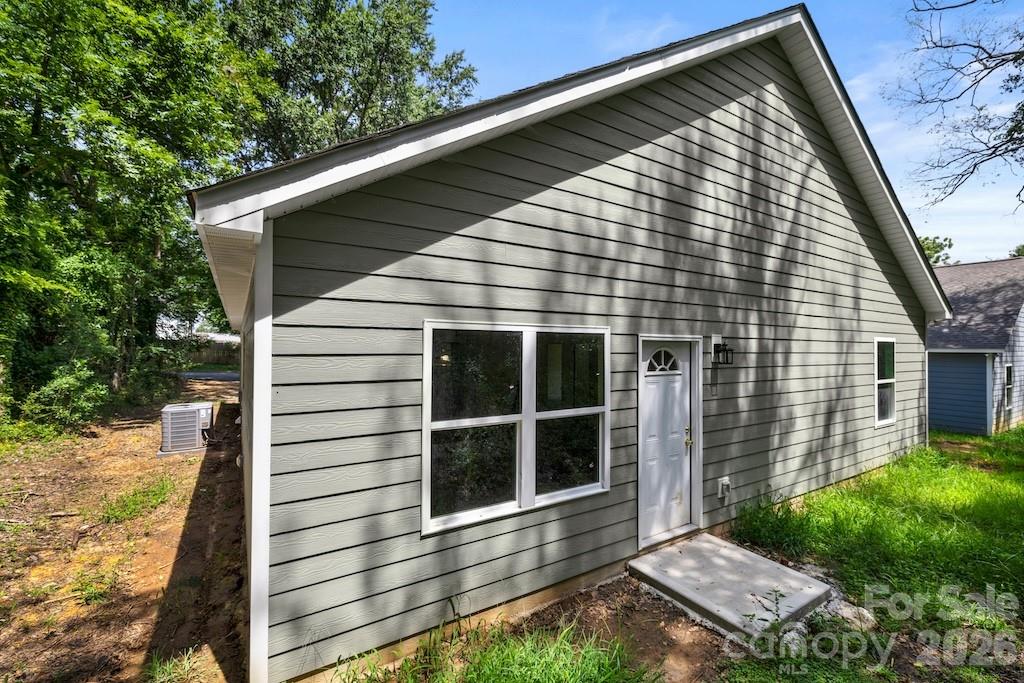 503 E Dunlap Street — Lancaster