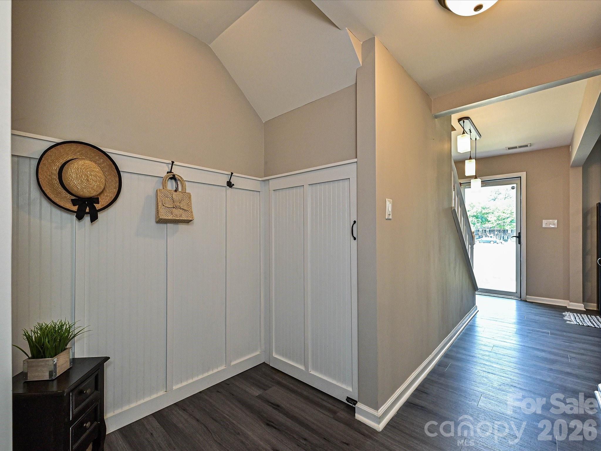 8069 Regent Park Lane — Charlotte