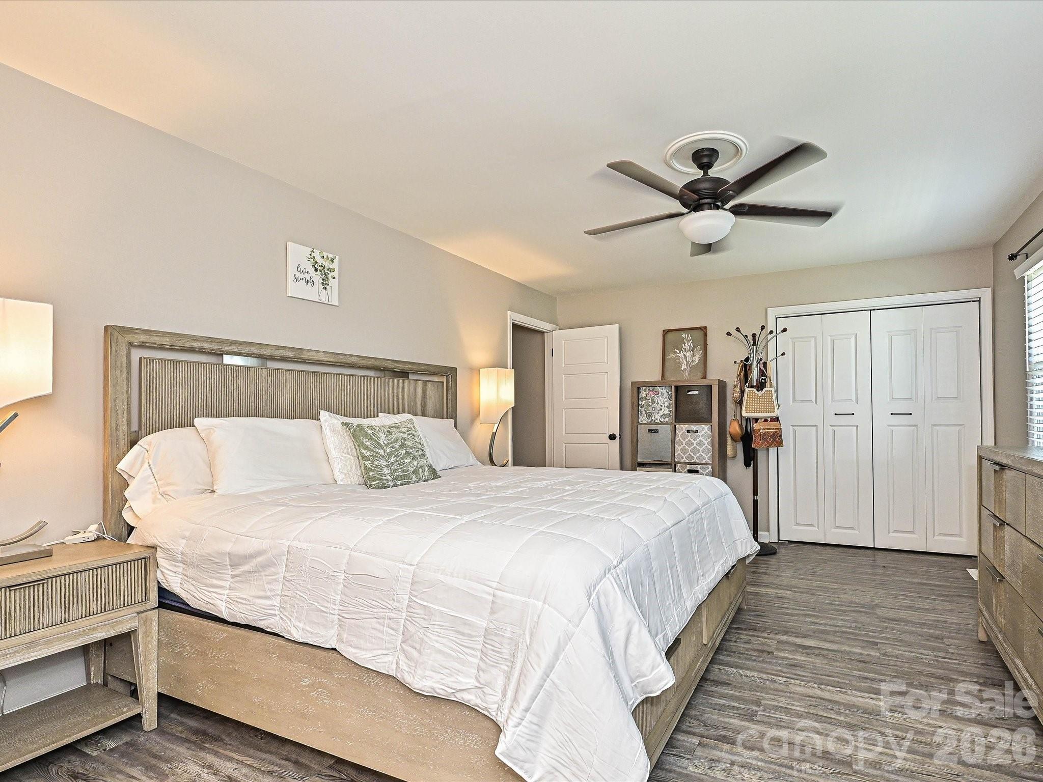8069 Regent Park Lane — Charlotte