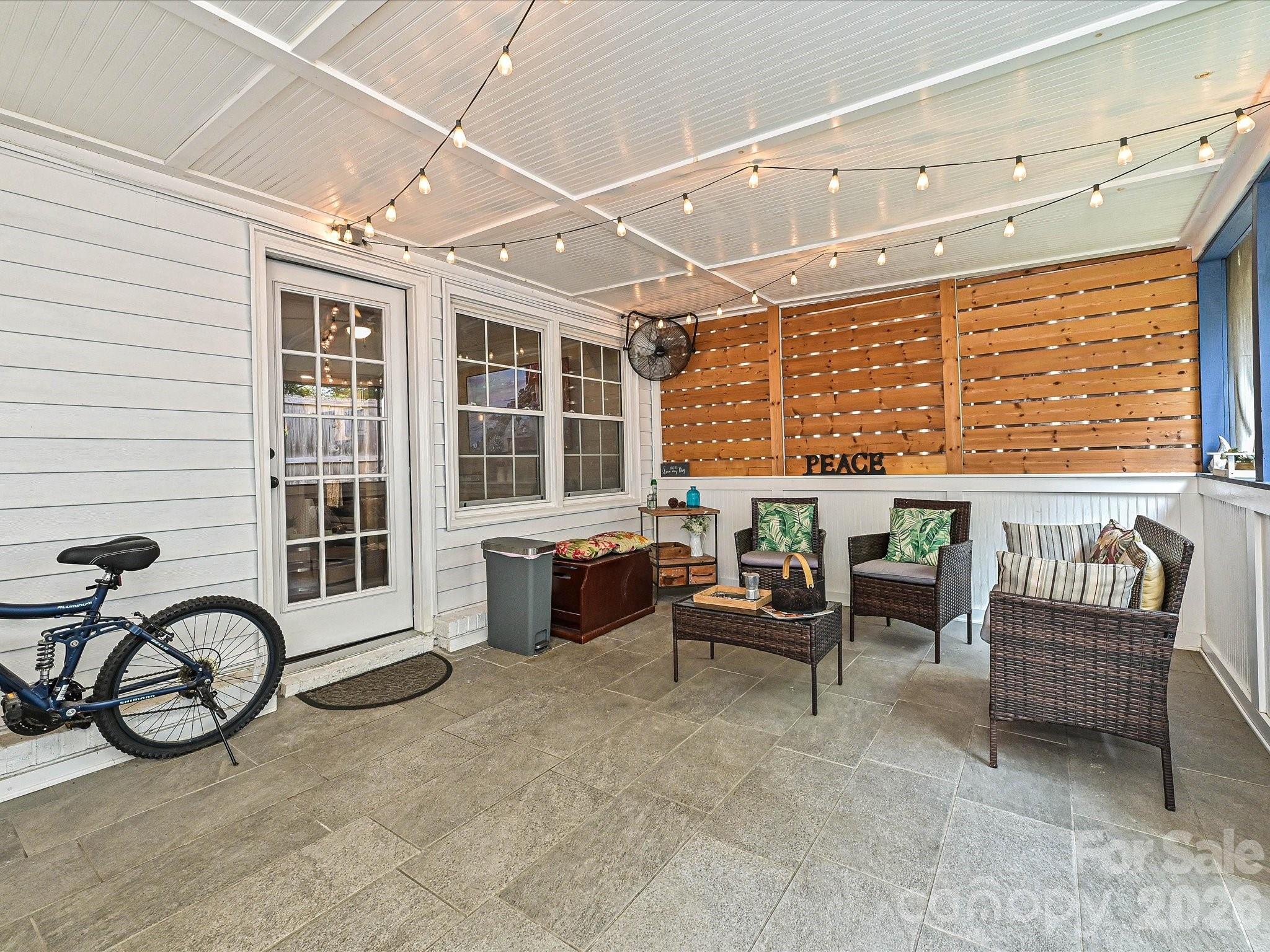 8069 Regent Park Lane — Charlotte