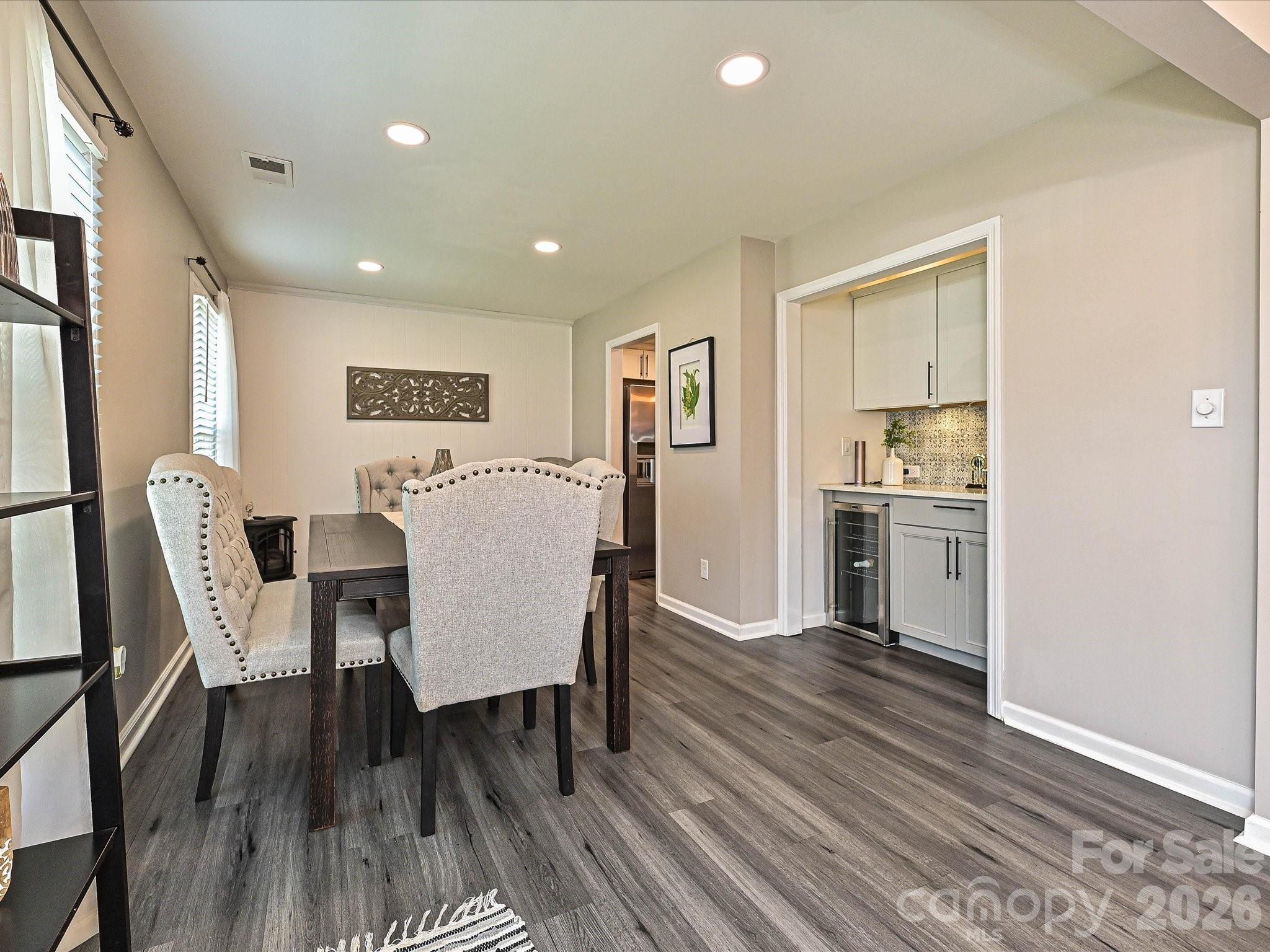8069 Regent Park Lane — Charlotte