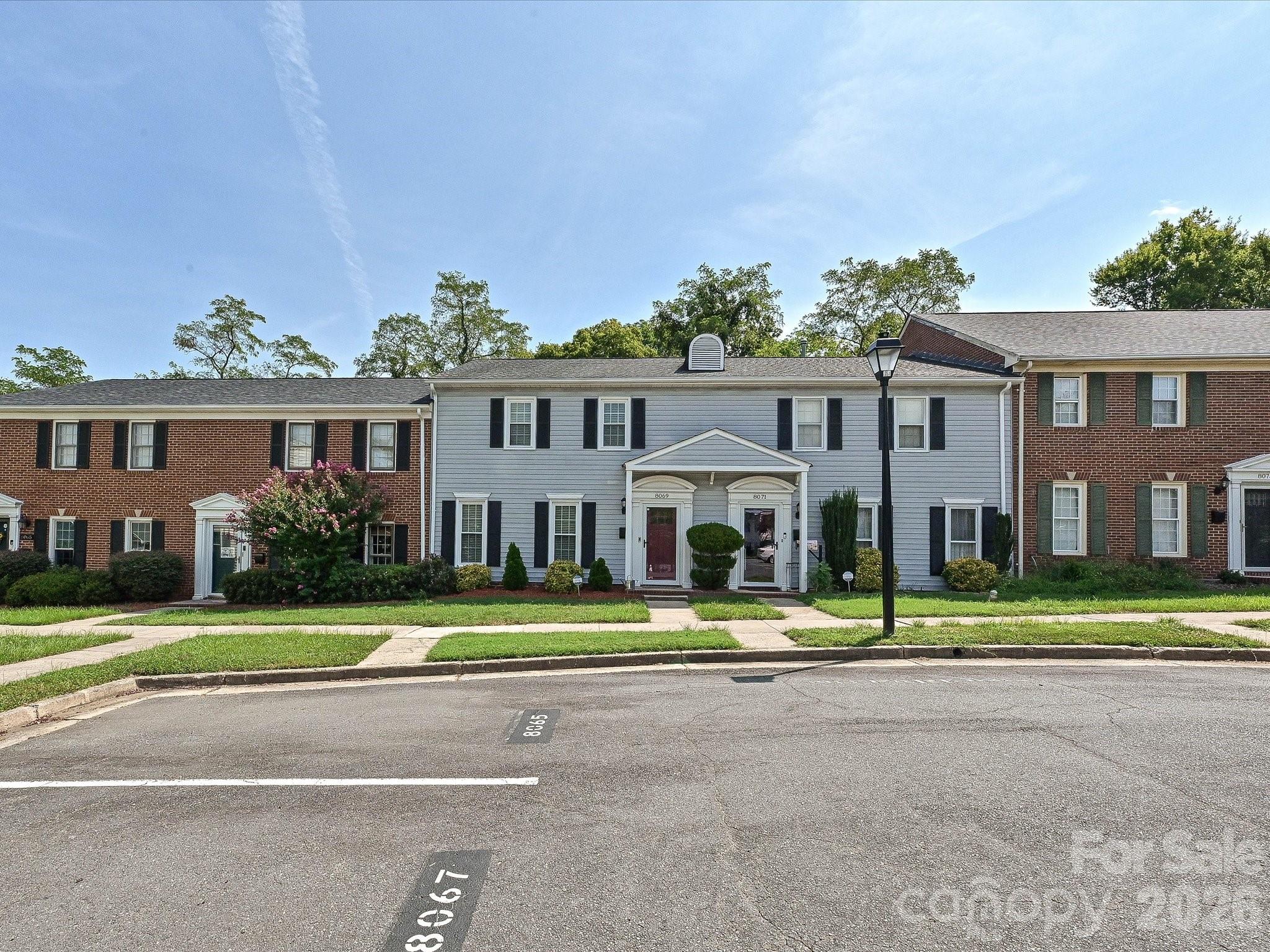 8069 Regent Park Lane — Charlotte