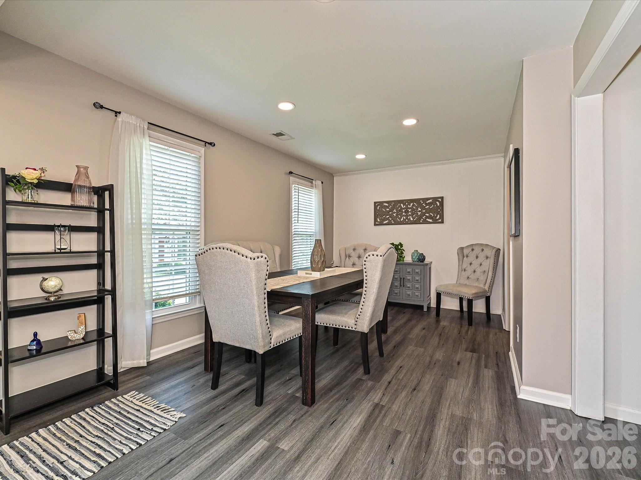 8069 Regent Park Lane — Charlotte