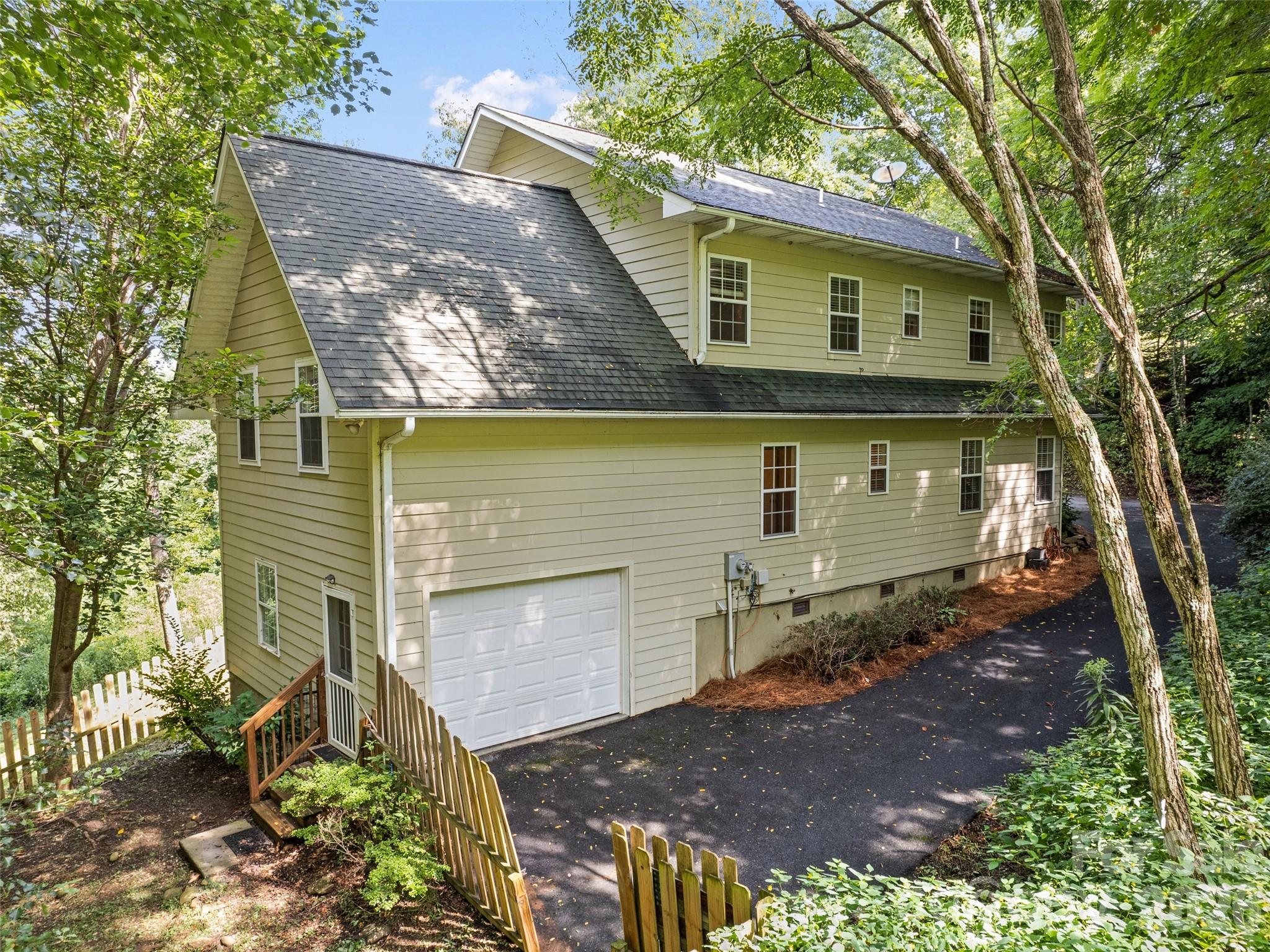 154 Presidential Drive — Waynesville