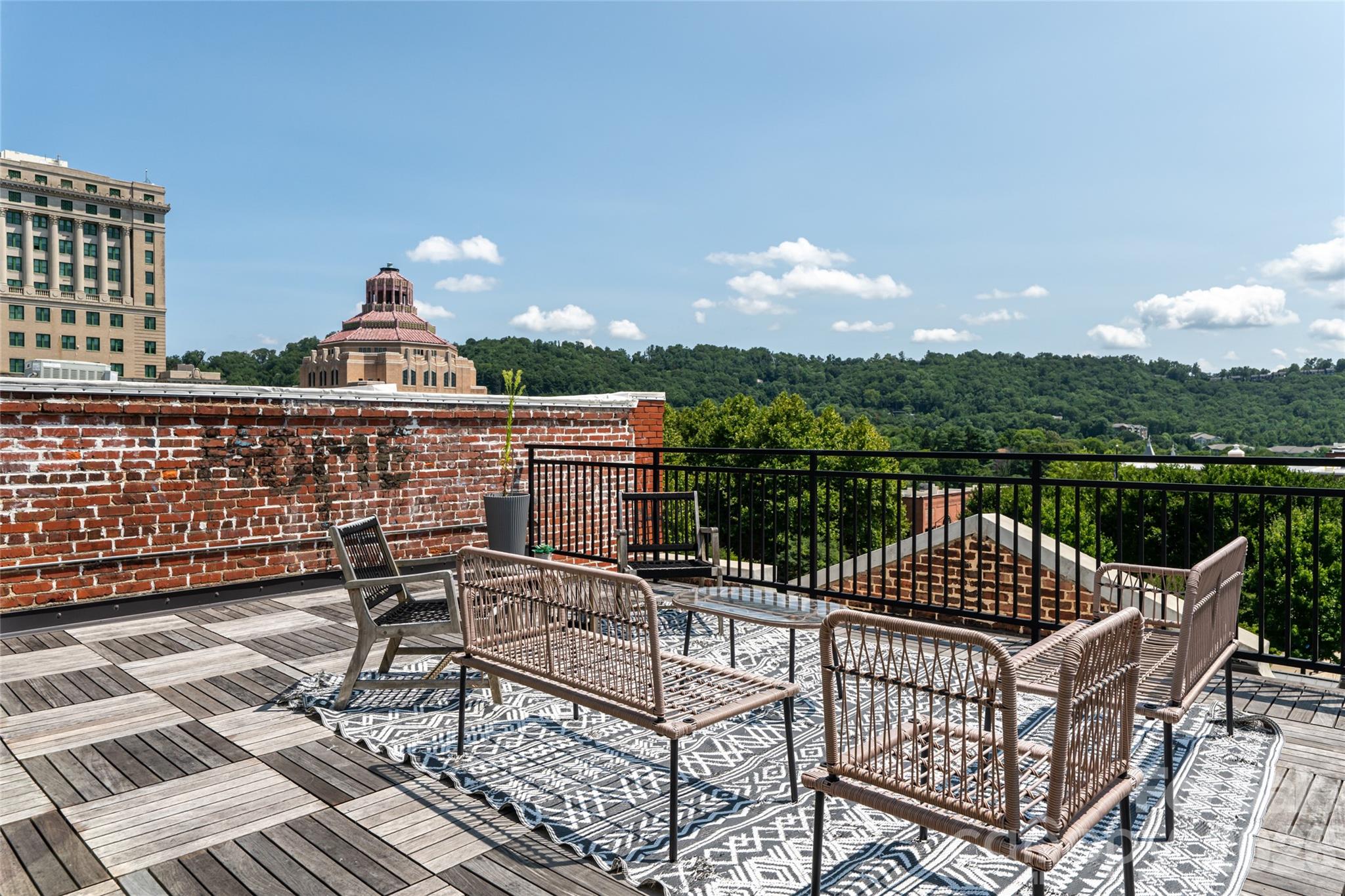 122 College Street #301 — Asheville