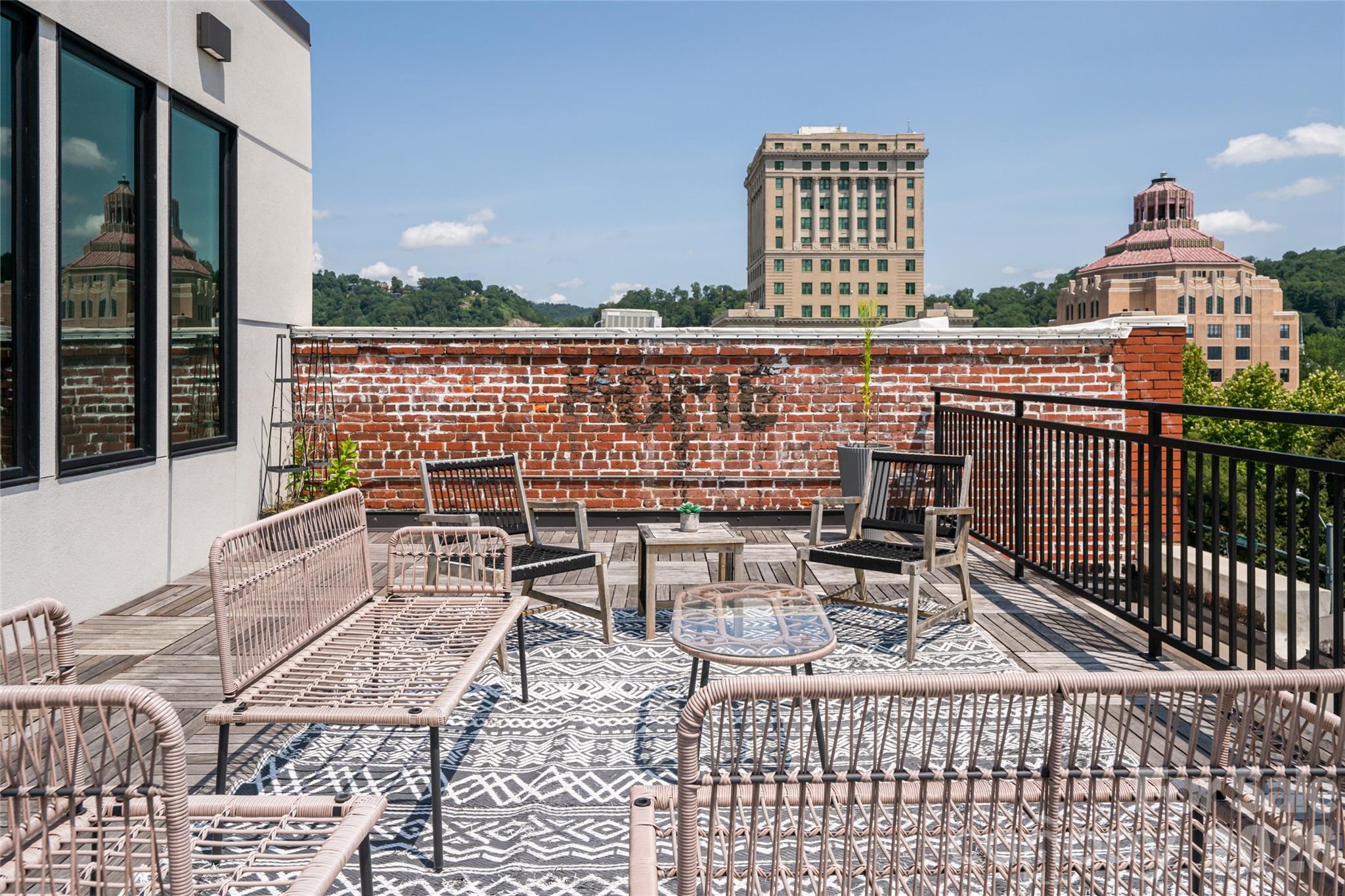 122 College Street #301 — Asheville
