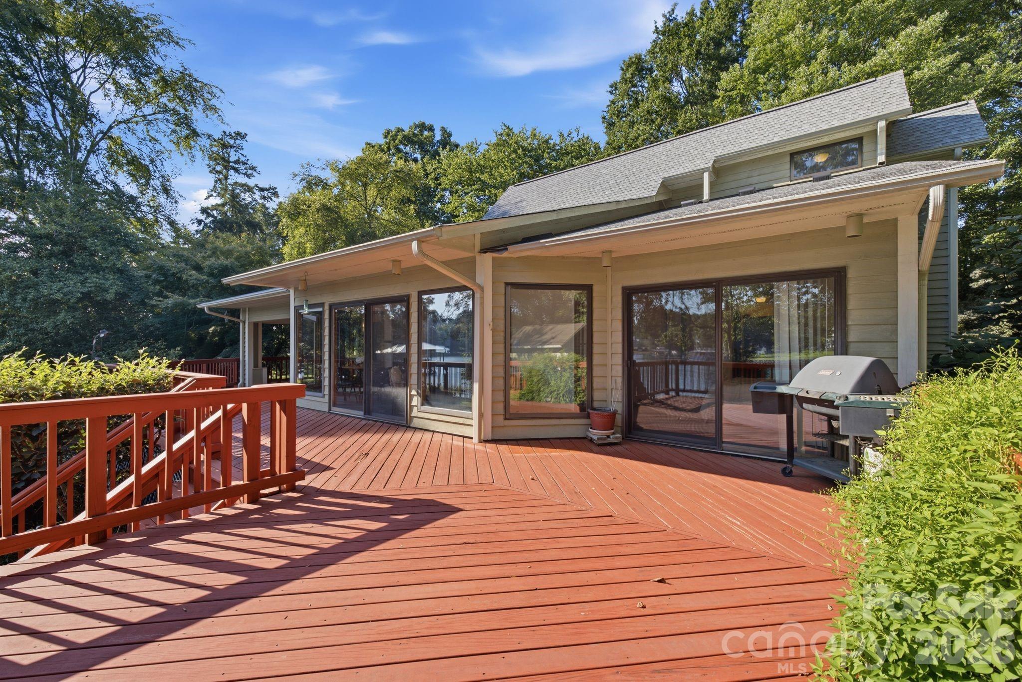 125 Misty Cove Lane — Mooresville